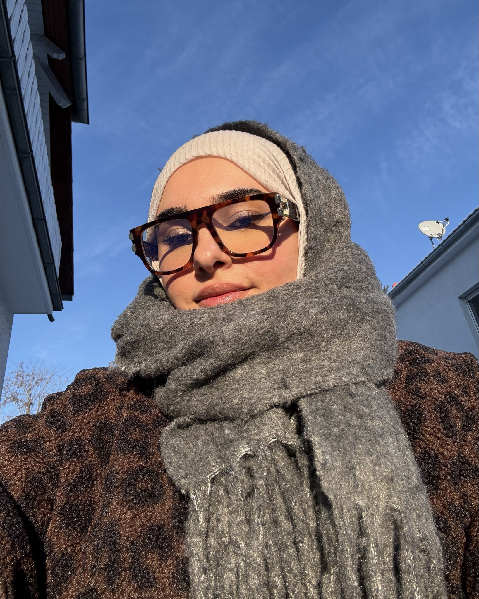 love bluefilter glasses 😏💙

#LTKeurope #LTKbeauty #LTKwinter