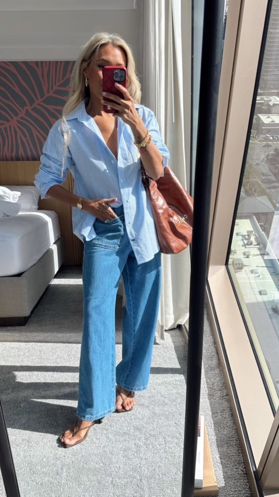 My ZARA JEANS are on sale for $27!! They’re perfect length, wide legs, very light! Wearing a size 2. Oxford shirt is my very fave. Wearing an xs. Click the link and a few prints will appear! Mine is the ecru/blue one! 

#LTKPetite #LTKStyleTip #LTKFindsUnder50