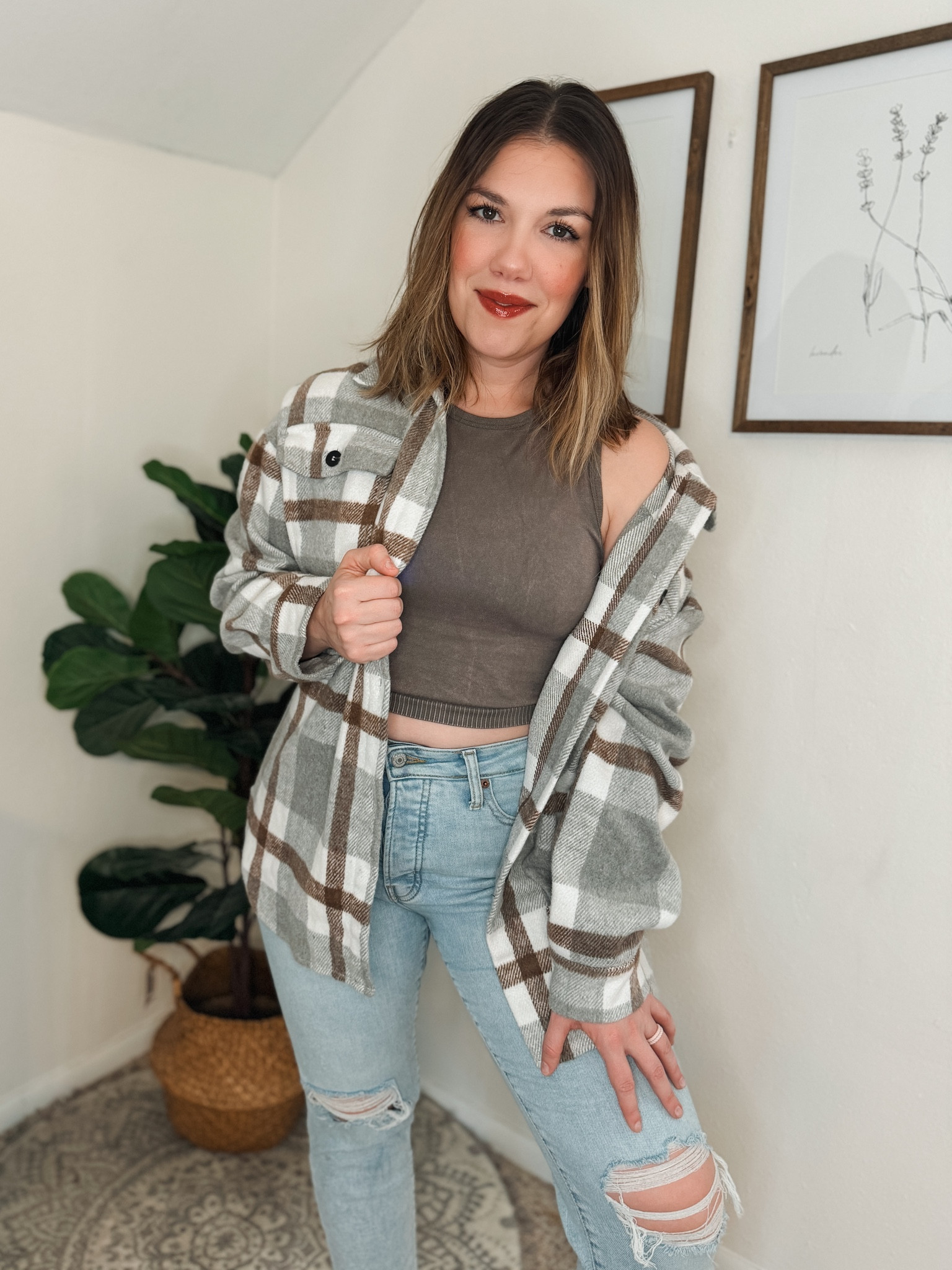 I'm usually not one to show my belly area at all but this top and jeans made me feel so confident! 🫣 The plaid jacket is on the thicker side, but is perfect for this time of year and fall! 🤎

#midsize #curvy #oldnavy #plaidshirt #plaidjacket #plaidtop #highwasited #jeans #highwaistedjeans #mom #momstyle #momclothes #momlook #shein #target 

#LTKmidsize #LTKbeauty #LTKfindsunder50
