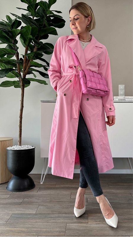 Modetrends Spring 2023 - Alltagslook mit rosa Trenchcoat und Skinny Jeans 

#LTKeurope #LTKunder100 #LTKSeasonal