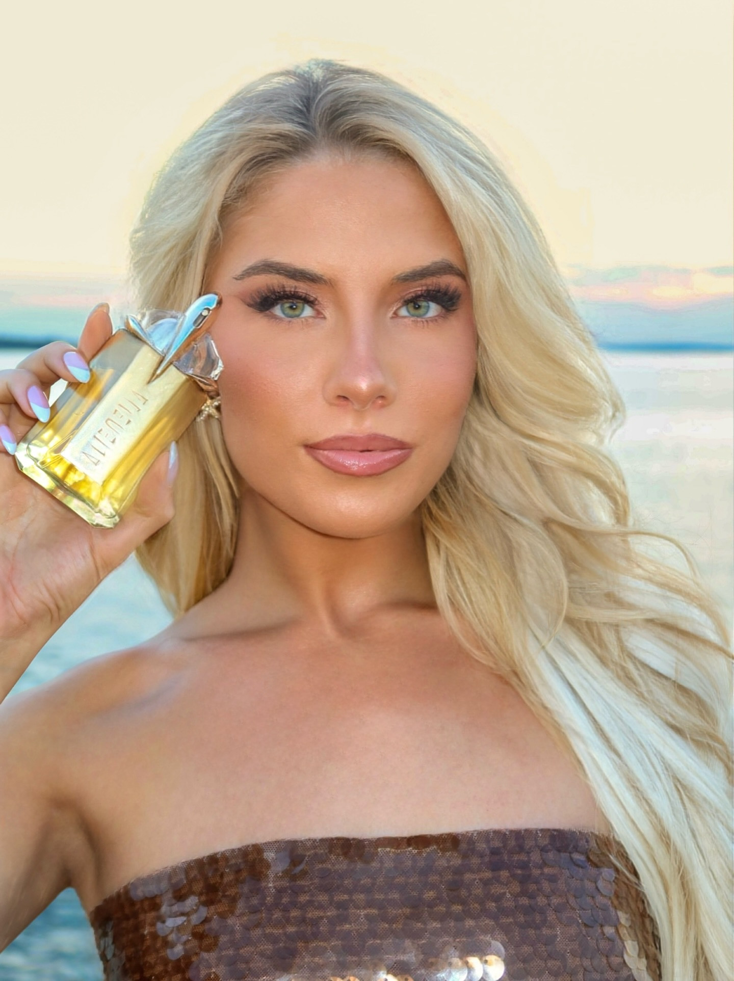 Golden hour✨🌊🌞

My summer crush dress & scent  @cultmia @muglerofficial #giftedbymugler #aliengoddess #ad

#LTKBeauty #LTKTravel #LTKStyleTip