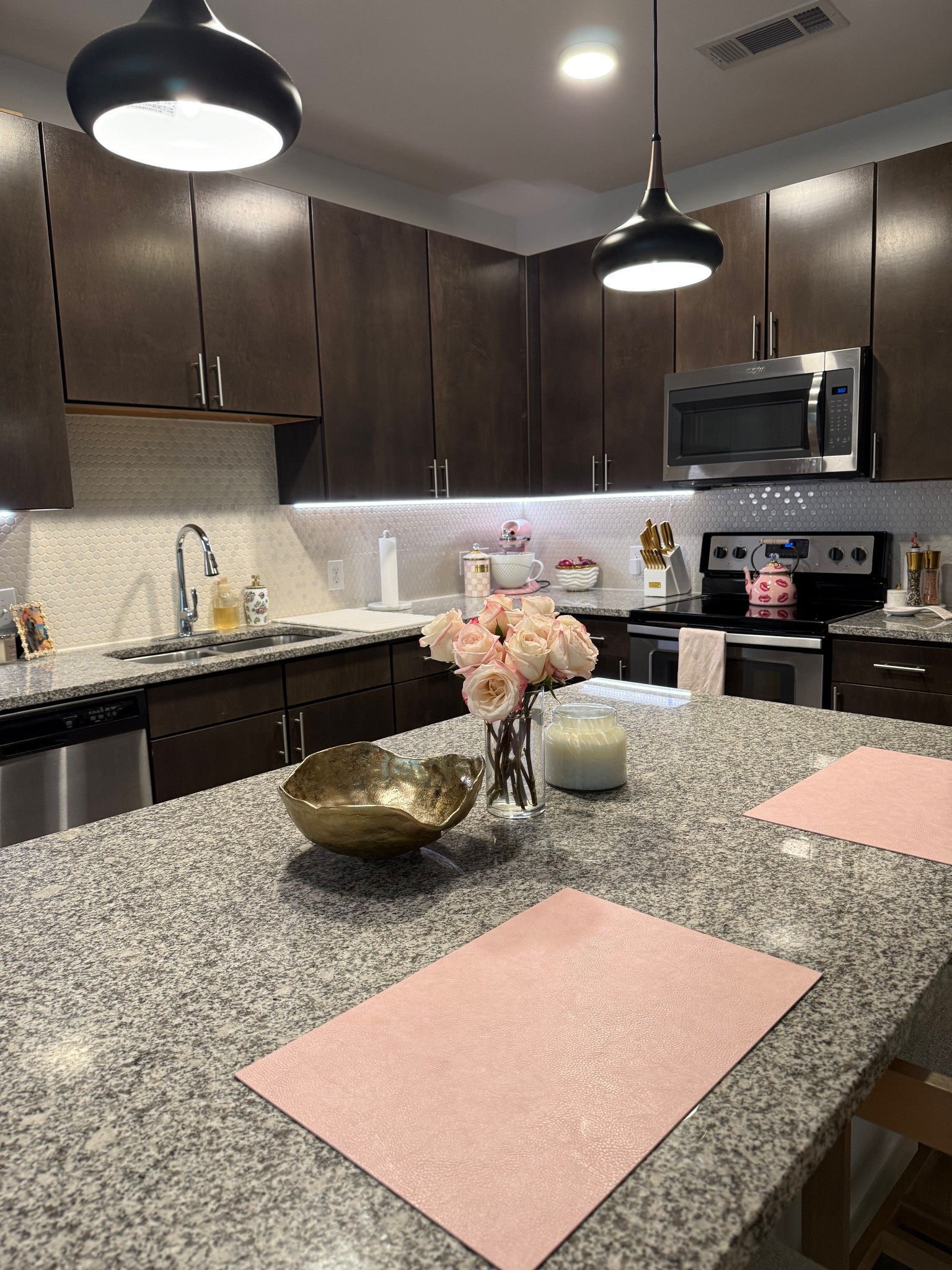 Apartment kitchen! #college

#LTKSeasonal #LTKTravel #LTKHome