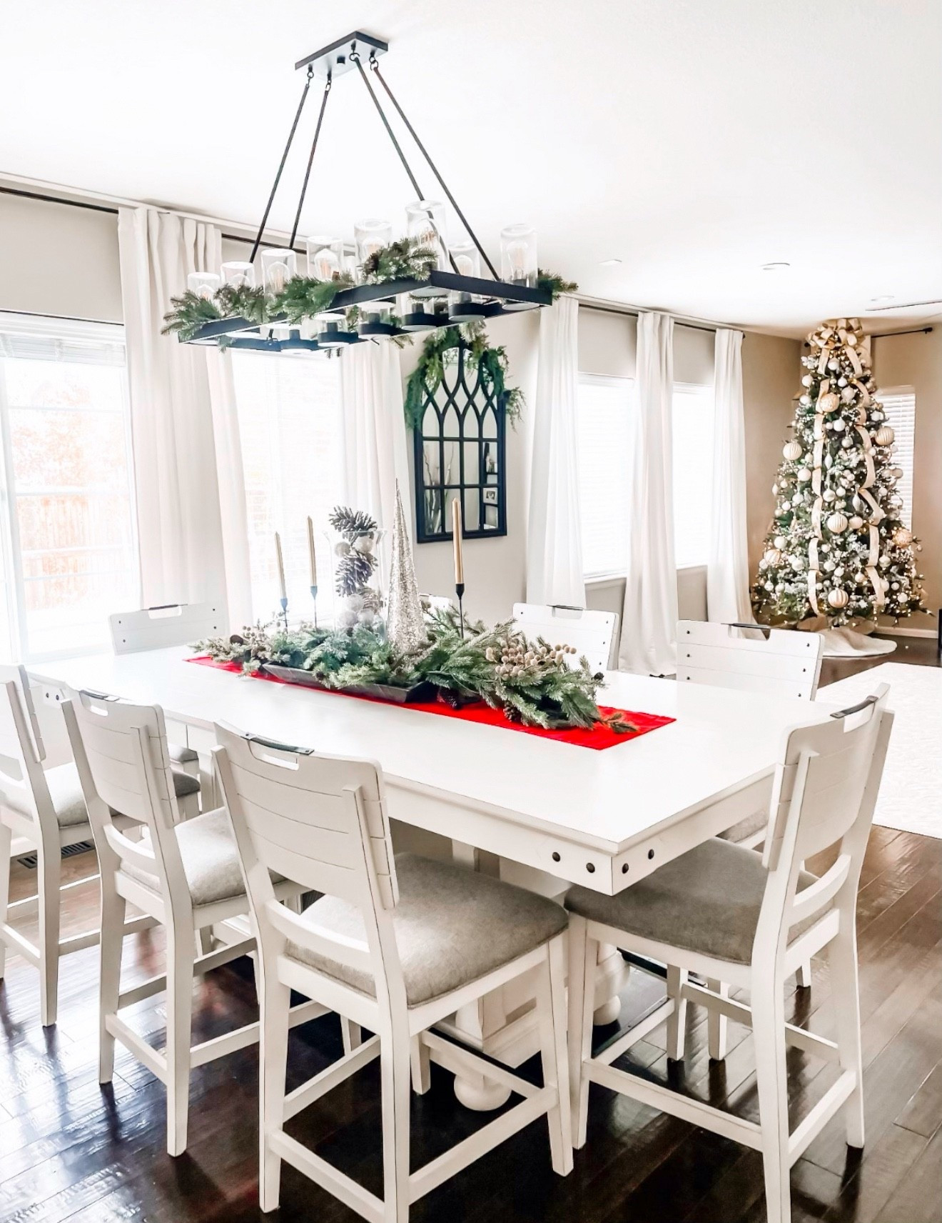 #christmas #christmasdecor #christmastree #christmastable #christmasgreenery #christmashome #christmasinspo

#LTKSeasonal #LTKFamily #LTKHome