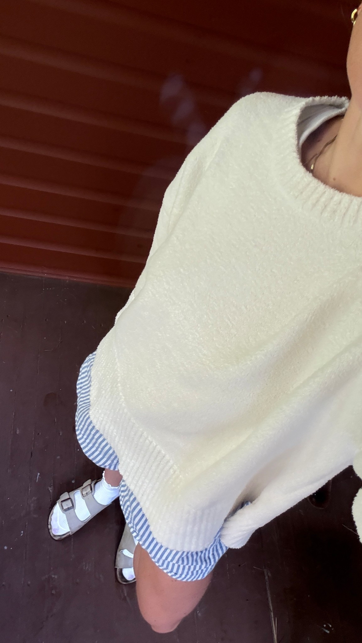 Summer cozy cabin vibes 