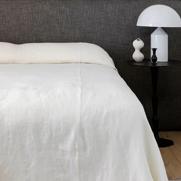 Heavyweight Linen Bedcover - Ivory | Cultiver