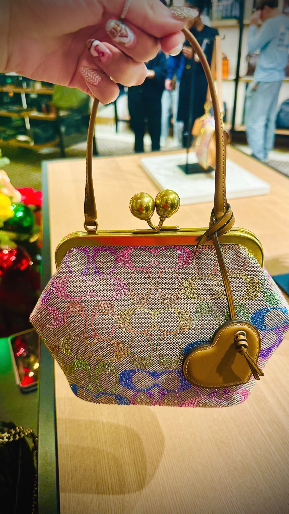 Coach Crystal kisslock 🩷❤️💛💚hearts

#LTKBeauty #LTKGiftGuide #LTKHoliday