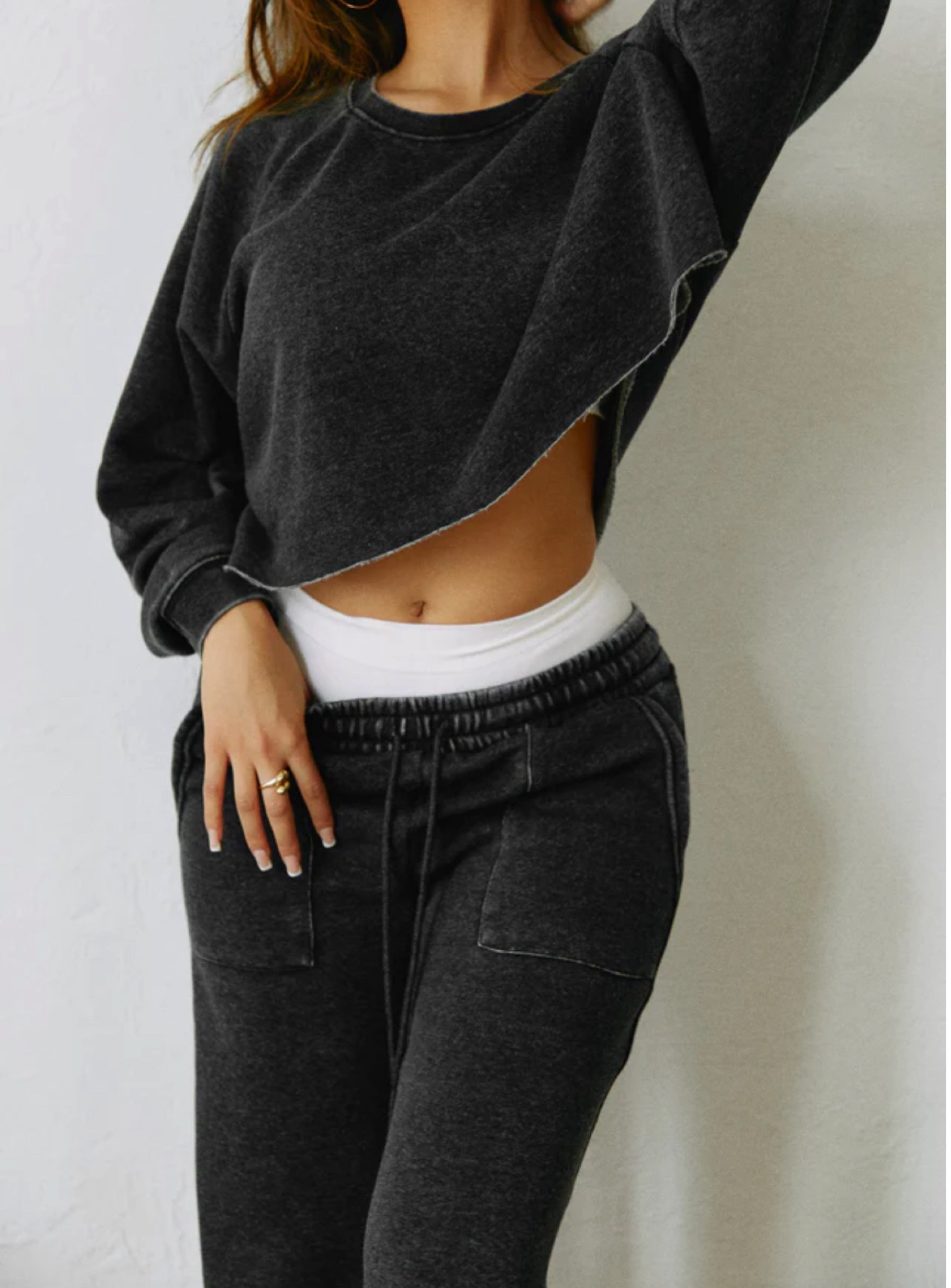Two piece set, lounge wear, sweatpants, cropped sweat top 

#LTKFindsUnder50 #LTKStyleTip