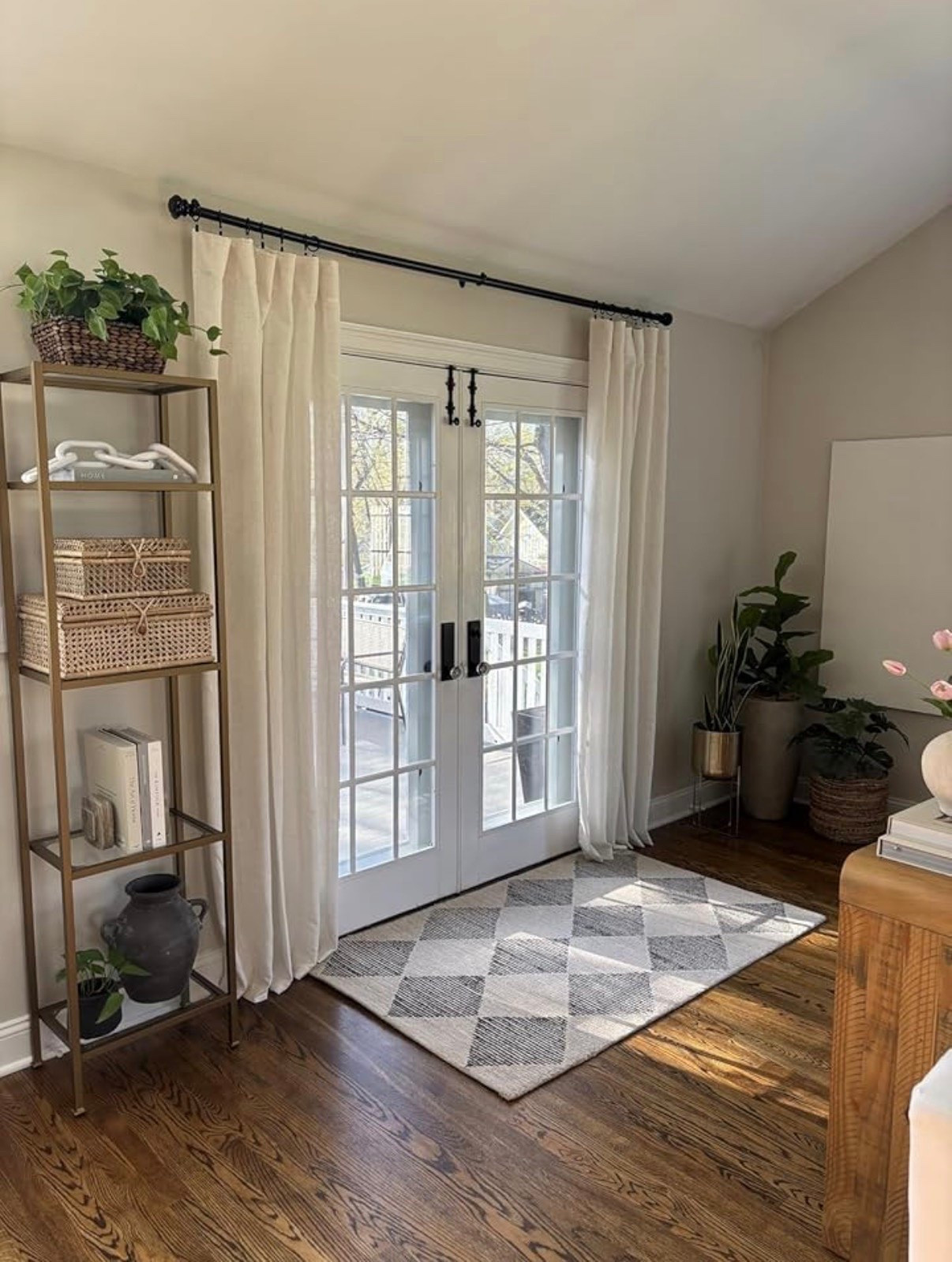 SUBTLE Summer Living Room Refresh ☀️ 

featuring touches of linen, jute, woven seagrass/wicker & realistic artificial greenery! 🪴

#LTKSeasonal #LTKHome #LTKSaleAlert