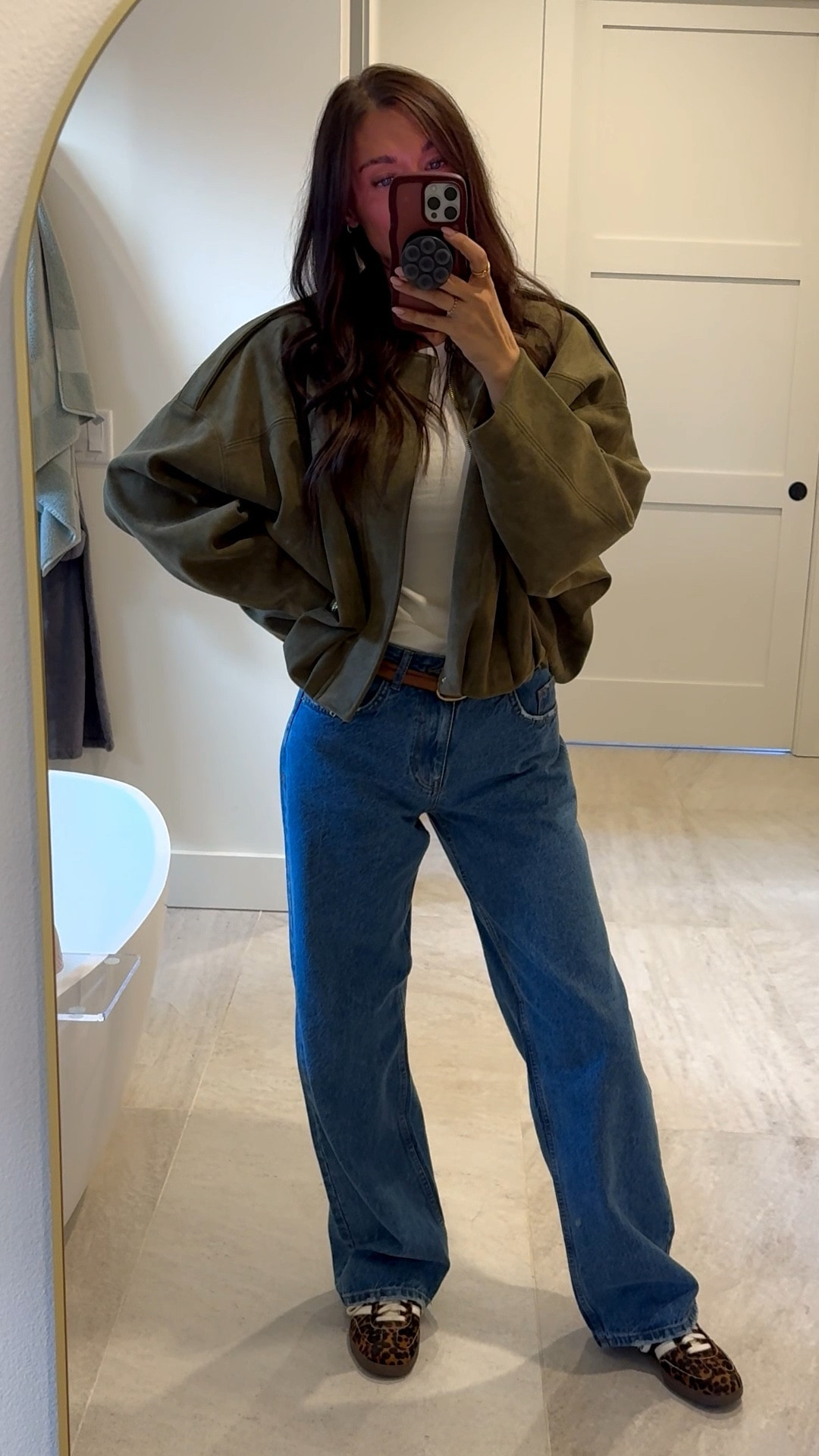 able to keep up with 3 kids but make it fashionable 

jeans- small
jacket- medium (zara, can’t link)
top- medium (amazon, can’t link)

#LTKdayinmylife #LTKmomlife #LTKootd