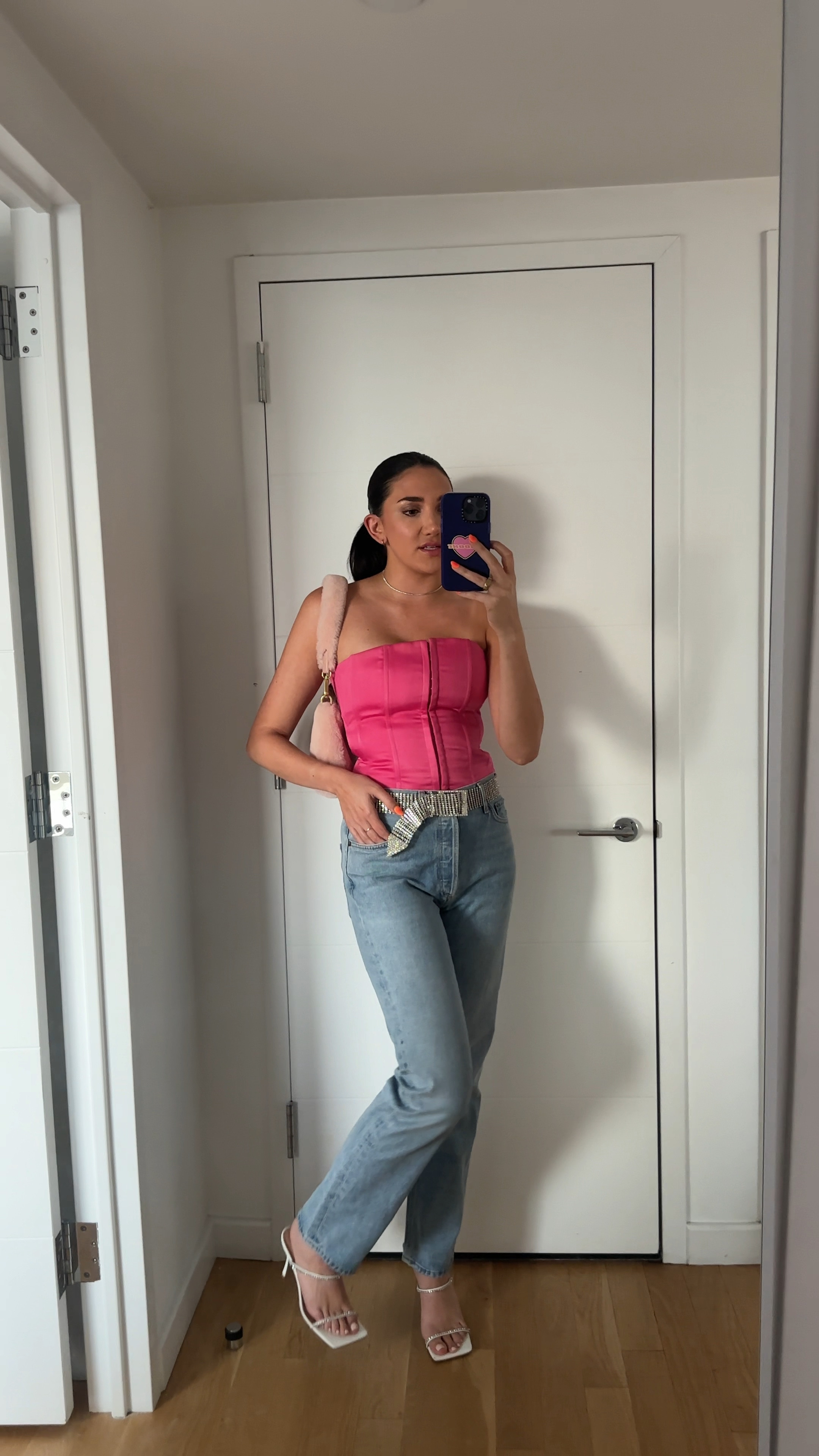 DRAKE CONCERT OOTN 💖 the brand I was invited to go with asked us to wear pink so I had to deliver. wearing a size M top, 27 in the jeans!  I need someone to lace me up tighter lol 