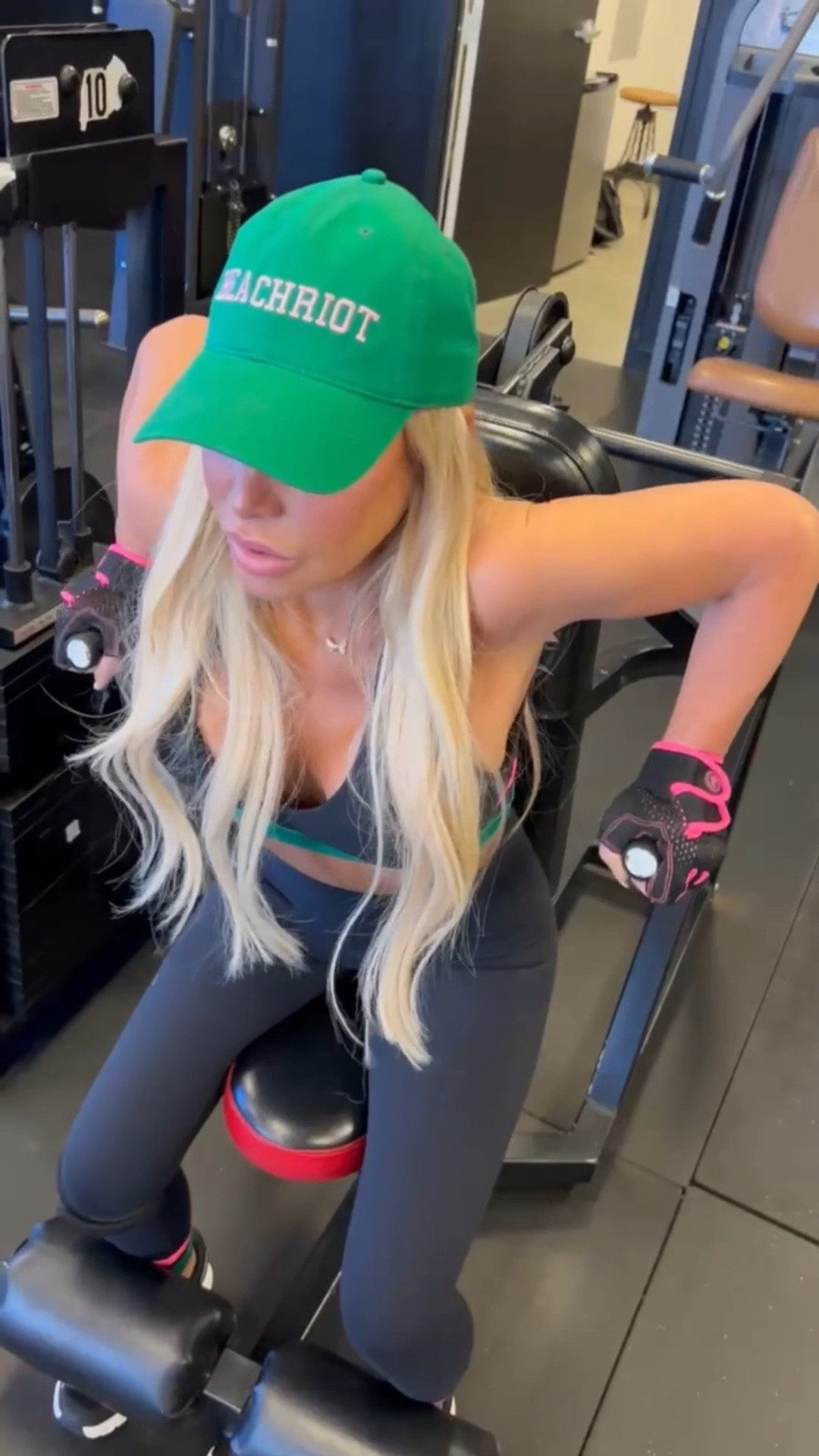 Looking good at the gym is just as important as looking good going to lunch.💖

#LTKStyleTip #LTKOver40 #LTKActive