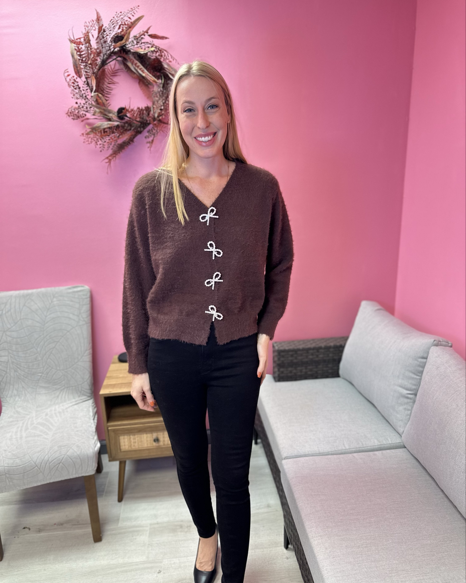 Brown fuzzy sweater with the bows
🤍this sweater is adorable and I love how soft it is
🤍it has great stretch and the bows are actually pinned on it
🤍 fits true to size, wearing size small and I am 5’10”

#LTKFindsUnder50 #LTKStyleTip #LTKTall