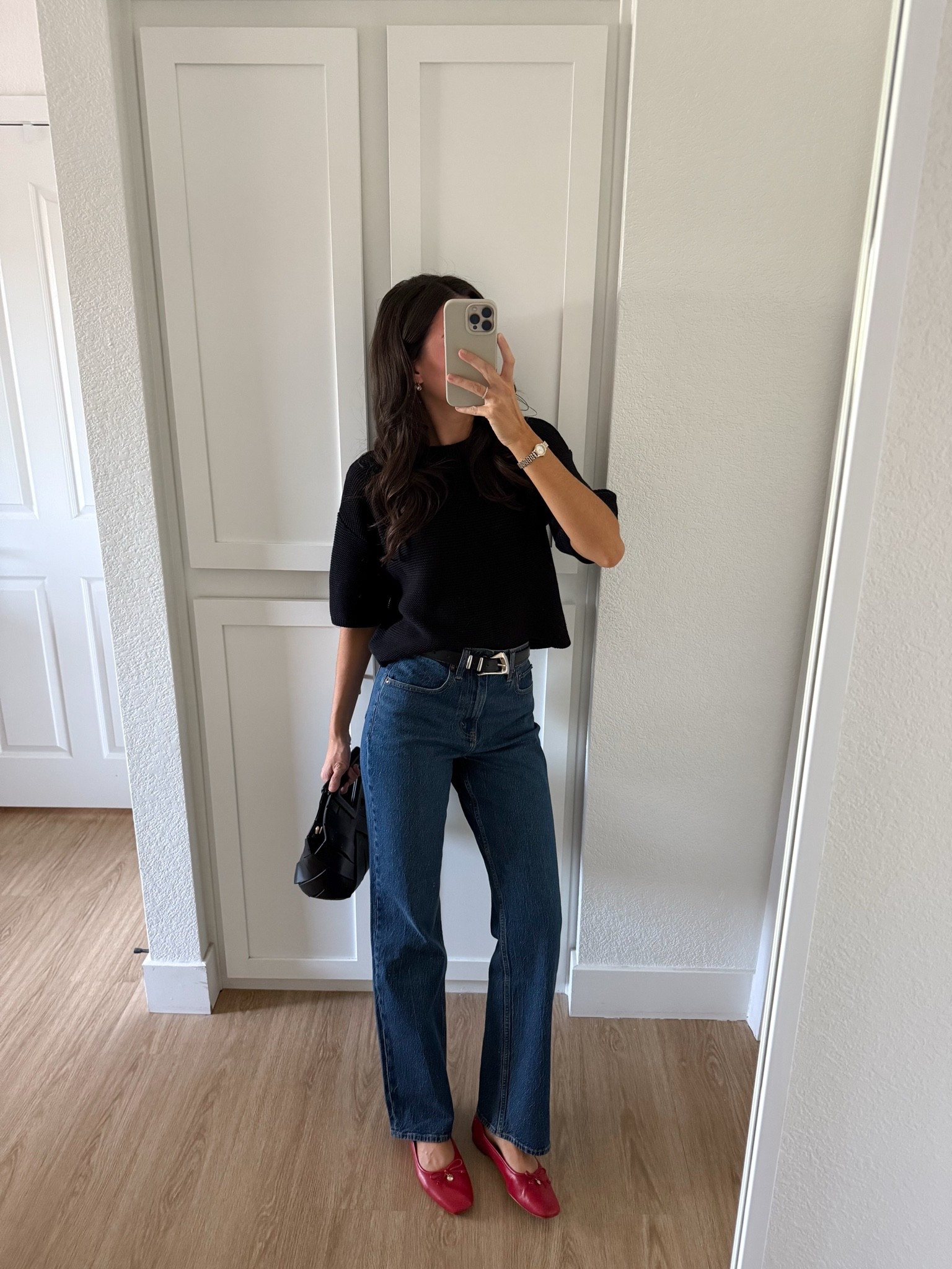 My Abercrombie code AFCASSIE stacks on top of the huge sale for an extra 15% off!

I am 5’7” and wear a size XS in tops and dresses at Abercrombie, and size 25 regular length in jeans! I am wearing their Classic style in all of these jeans except for the 90s Relaxed Jeans and 90s Straight Jeans, which are in Curve Love!