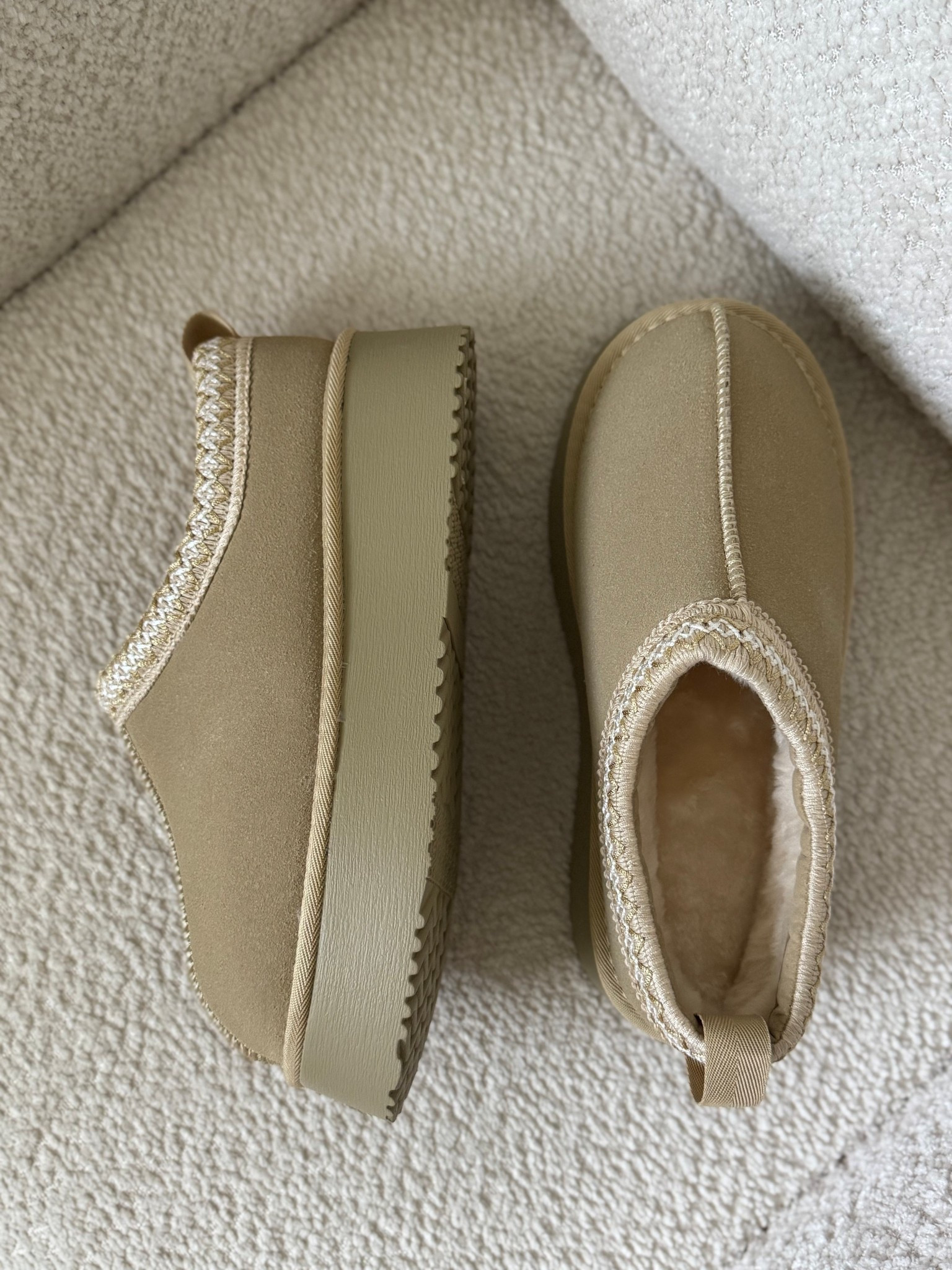 slippers 🤎





#LTKTravel #LTKHoliday #LTKGiftGuide