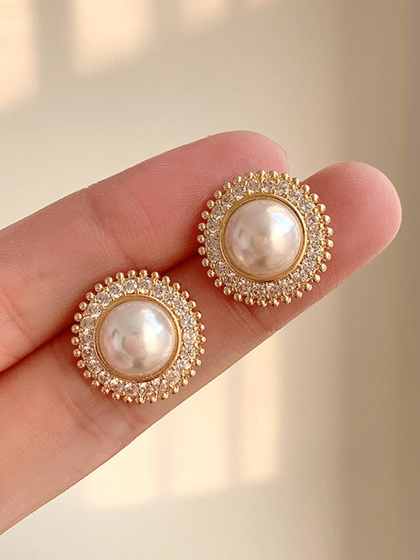 topshiny 1pair Women's Vintage & Elegant Pearl Earrings, Small Round Studs With Sparkling Rhinest... | SHEIN