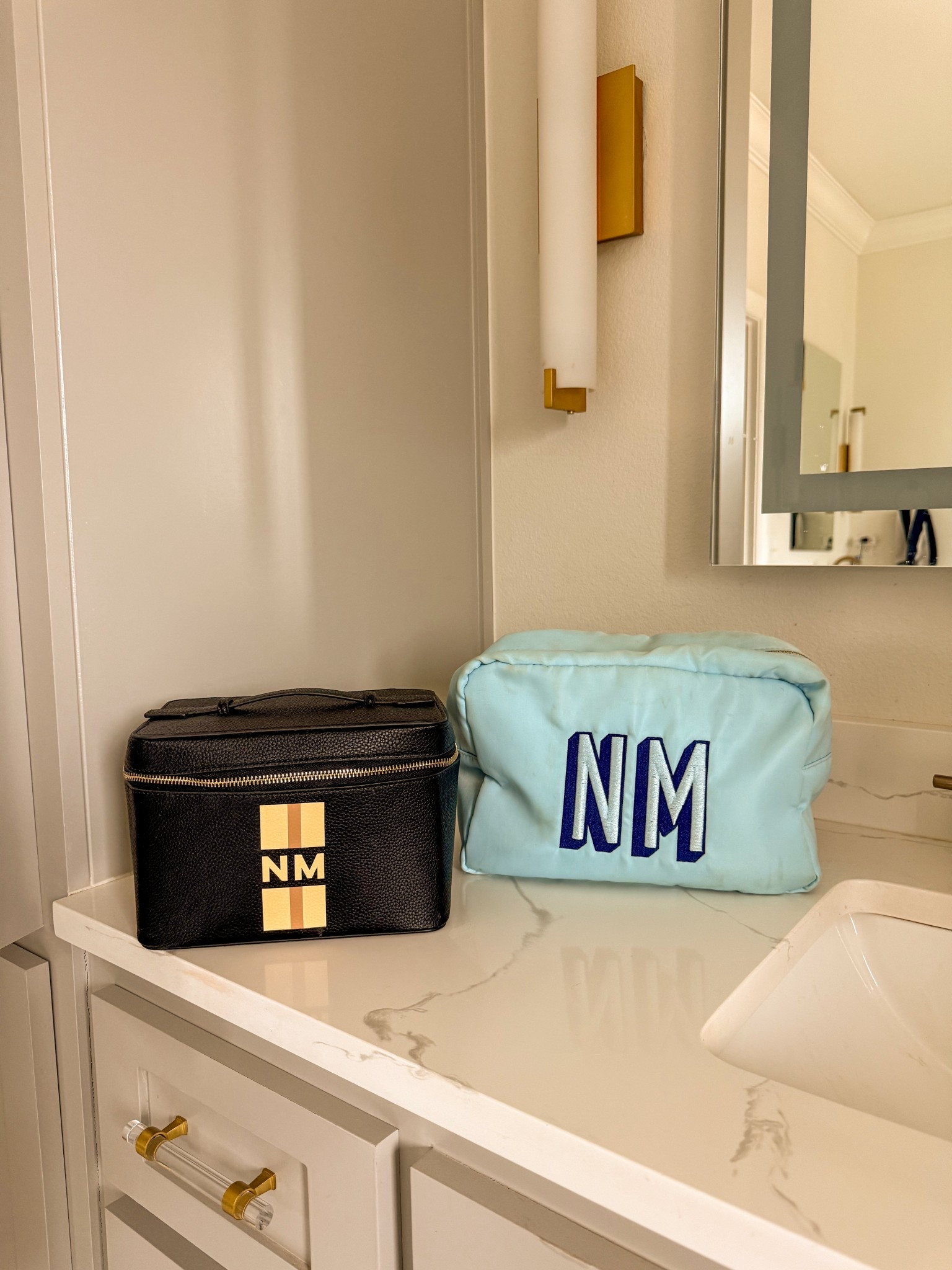 Monogrammed makeup and toiletry bags! I love these for travel and for on the go. They also make great bride to be and bachelorette party gifts! 


Makeup bag, monogrammed gift idea, travel bag, toiletry bag, home organization 

#LTKTravel #LTKBeauty #LTKHome