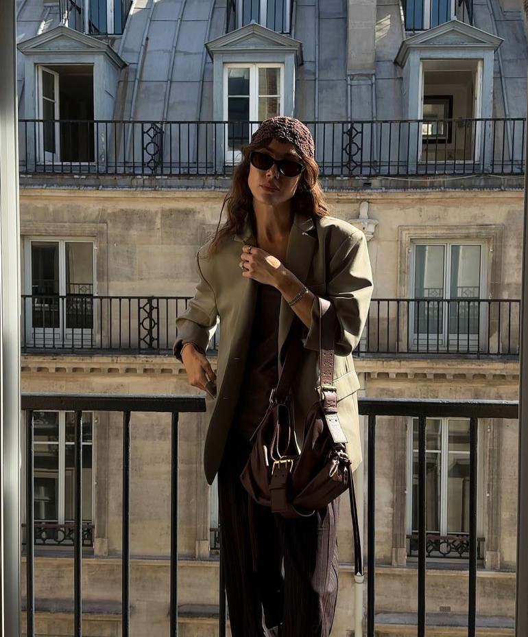 Bonjour Paris. I didn’t have high expectations coming here for the first time ever for  but I have to say that I’ve already had the best time here :) definitely doing this again and again 

 #parisfashionweek #LTKStyleTip #LTKTravel #LTKItBag