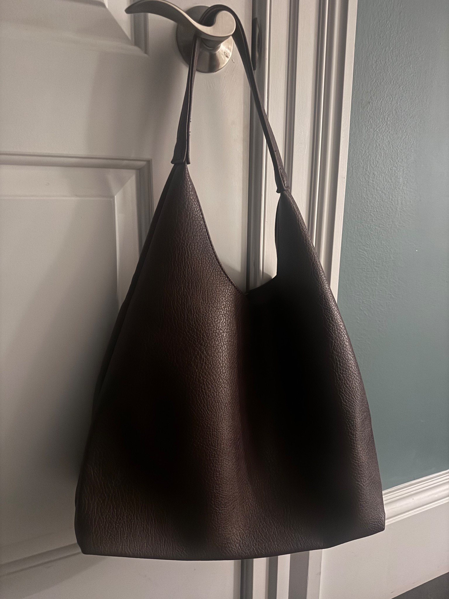 Remember my amazing large tote? Well, she has a stylish little sister. Same fabric and so cute! 

#LTKGiftGuide #LTKFindsUnder50 #LTKStyleTip