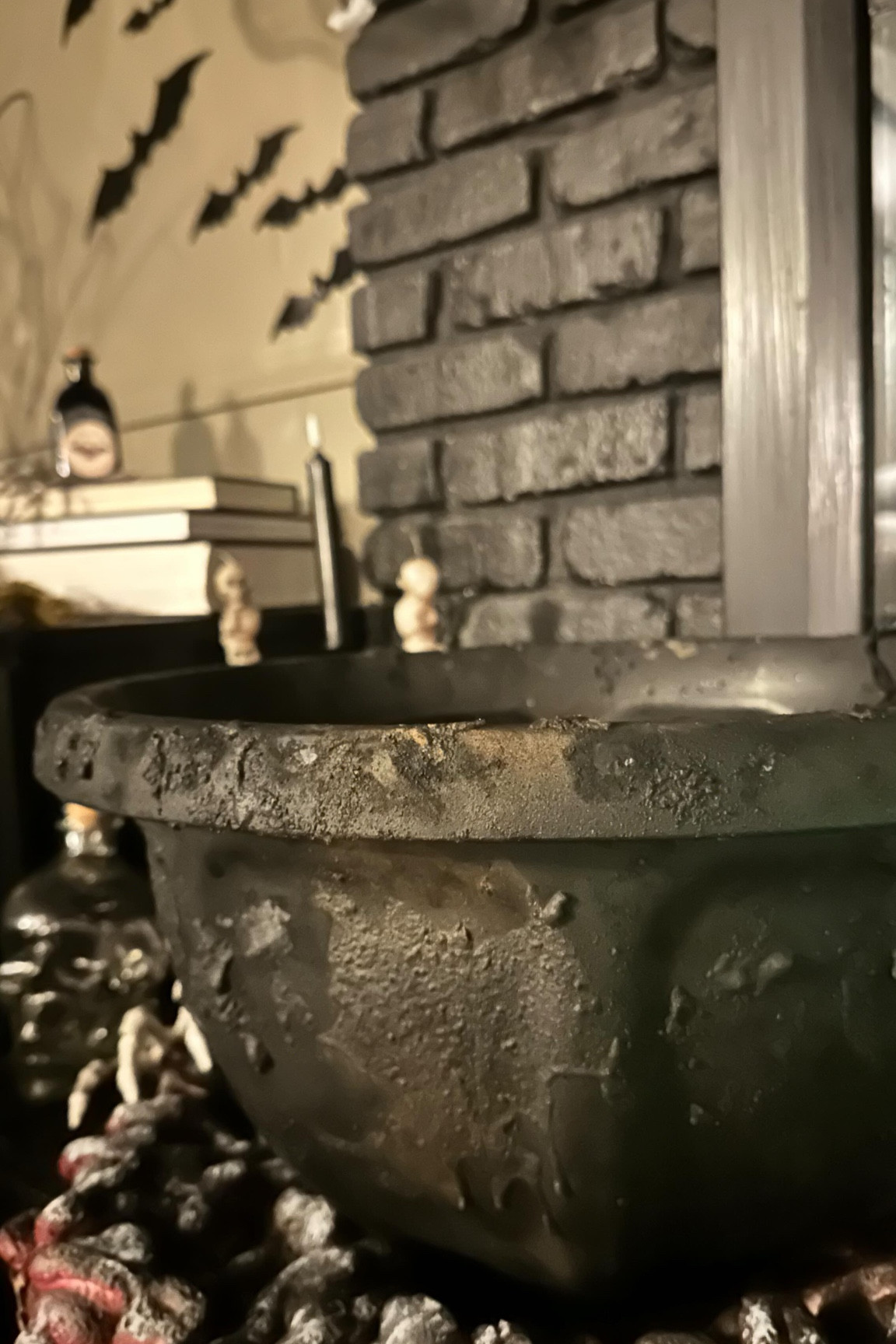 DIY Witch Cauldron Tutorial 🧙‍♀️ 

I created this in 2021 after seeing @withinthegrove and it’s been a hit with my kids, with trick or treaters and with all of YOU year after year! 

Comment WITCH for the links to be sent straight to your DMs for you! 

#diyhalloweendecorations #halloweendecor #witchcauldron