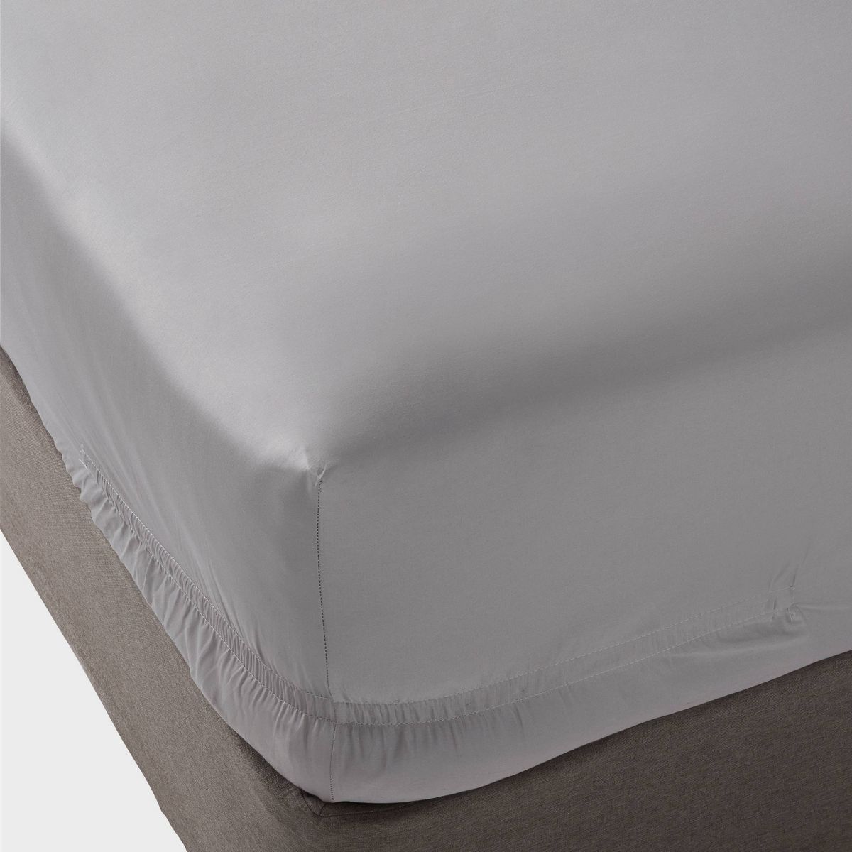 400 Thread Count Performance Fitted Sheet - Threshold™ | Target