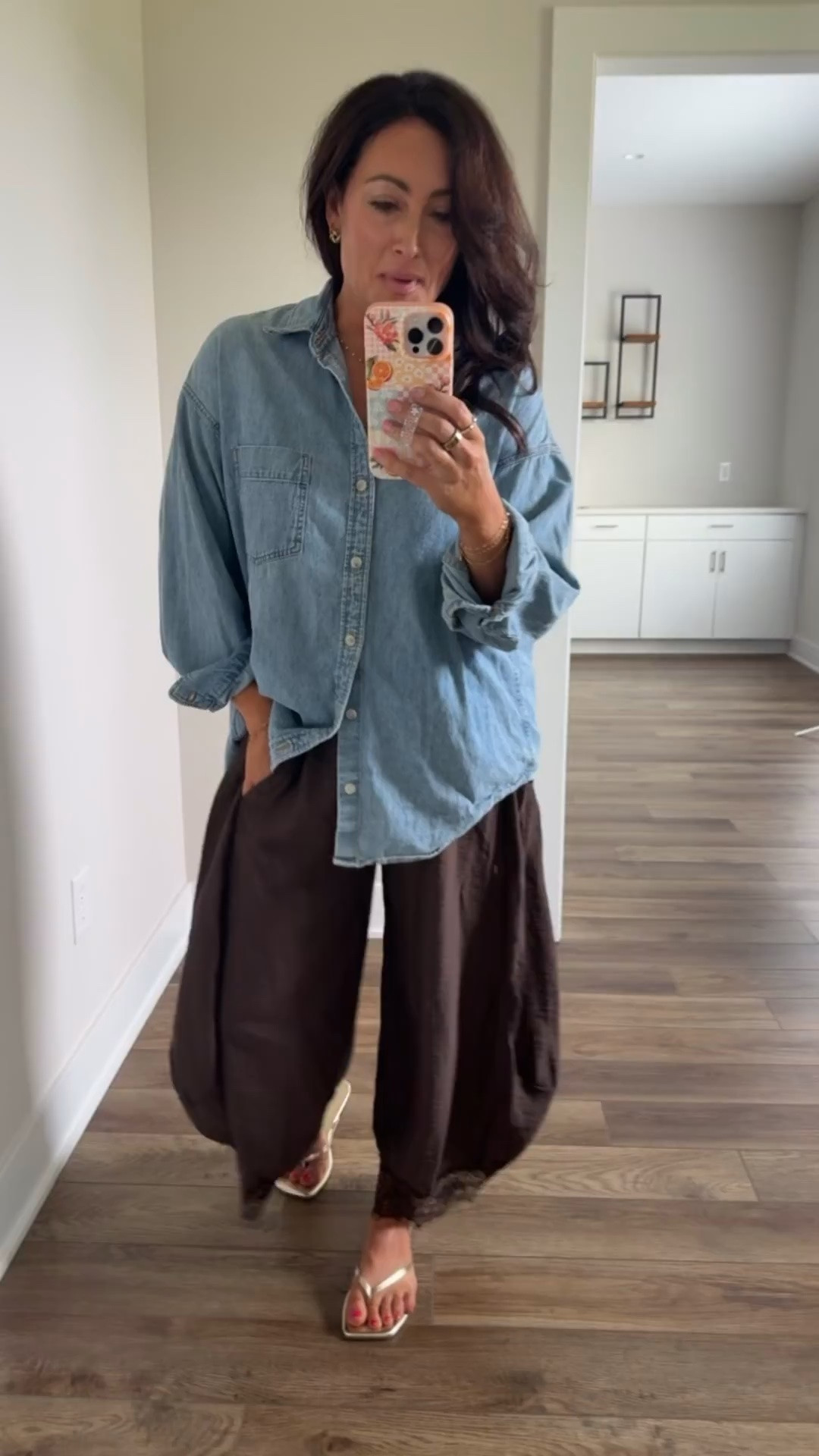 ARITZIA sale! 🚨 
• medium shirt - runs very oversized. Could also do a small or XS 
• small pants - runs very oversized big
@Aritzia

#

#LTKootd #LTKgrwm #LTKSaleAlert