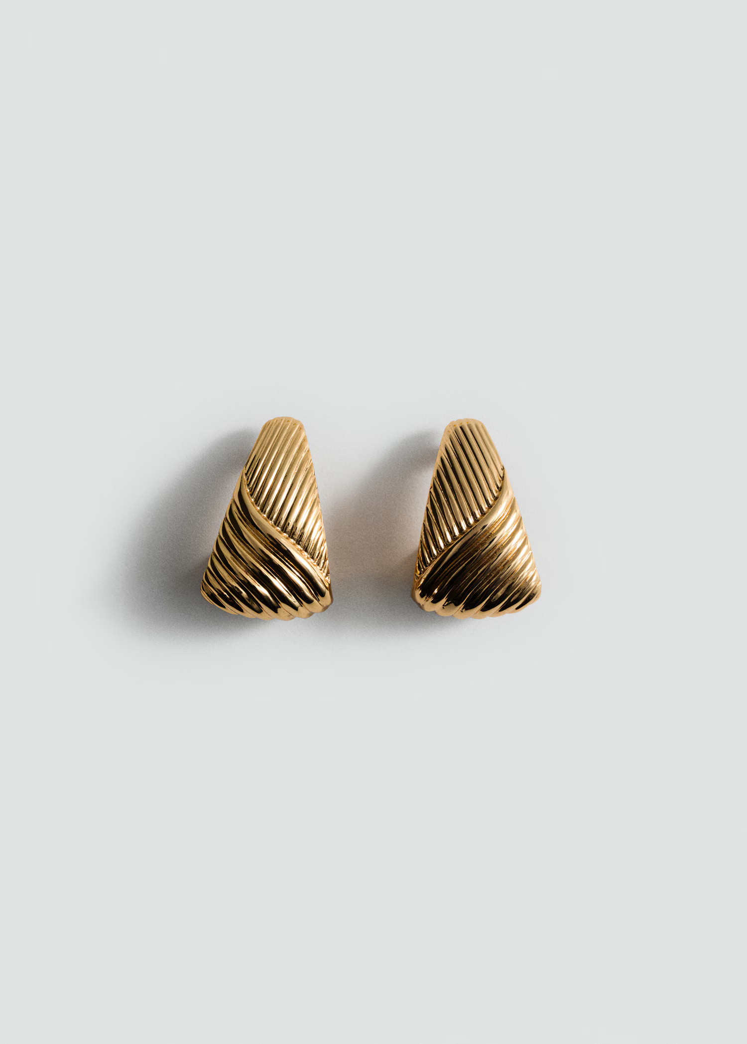 Embossed triangular earrings - Women | MANGO USA | Mango (US/MX/AU)