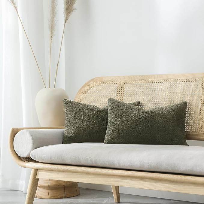 Amazon.com: FIOUOVO Textured Farmhouse Throw Pillow Covers 18x18 Decorative Pillows for Bed Couch... | Amazon (US)