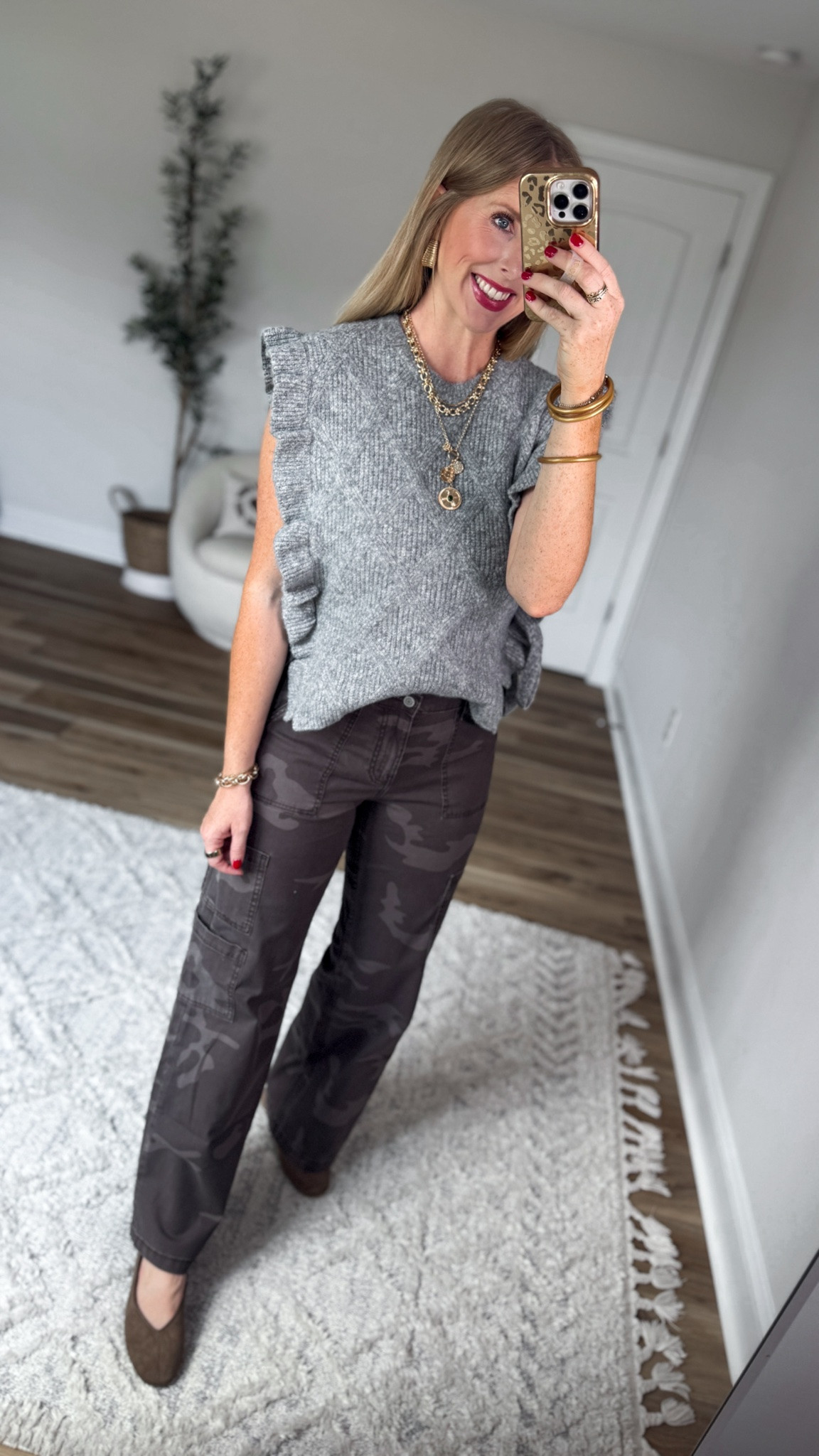 Weekend Walmart Wins try-on
Grey ruffle sweater- s/m
Camo cargo pants- small

#LTKootd