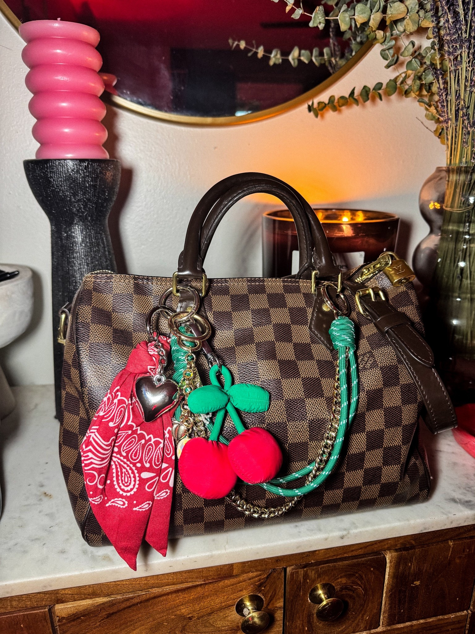 This trend is probably going to be my favorite yet!! I love all the bag charms!! 💋

#LTKBeauty #LTKItBag #LTKStyleTip