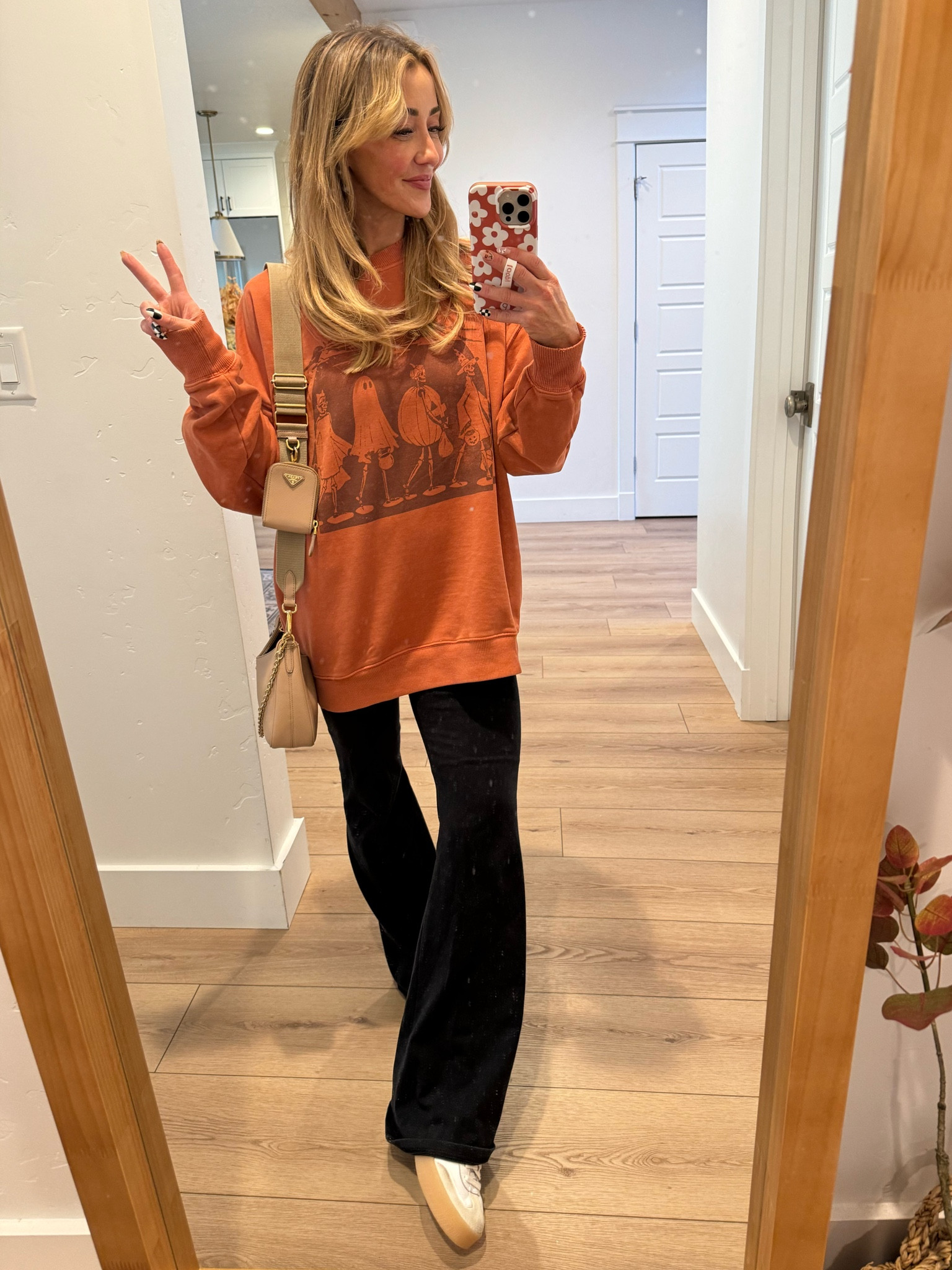 My cute oversized Halloween sweatshirt is on sale! Wearing an XS. 

#LTKHalloween #LTKFindsUnder50 #LTKSaleAlert