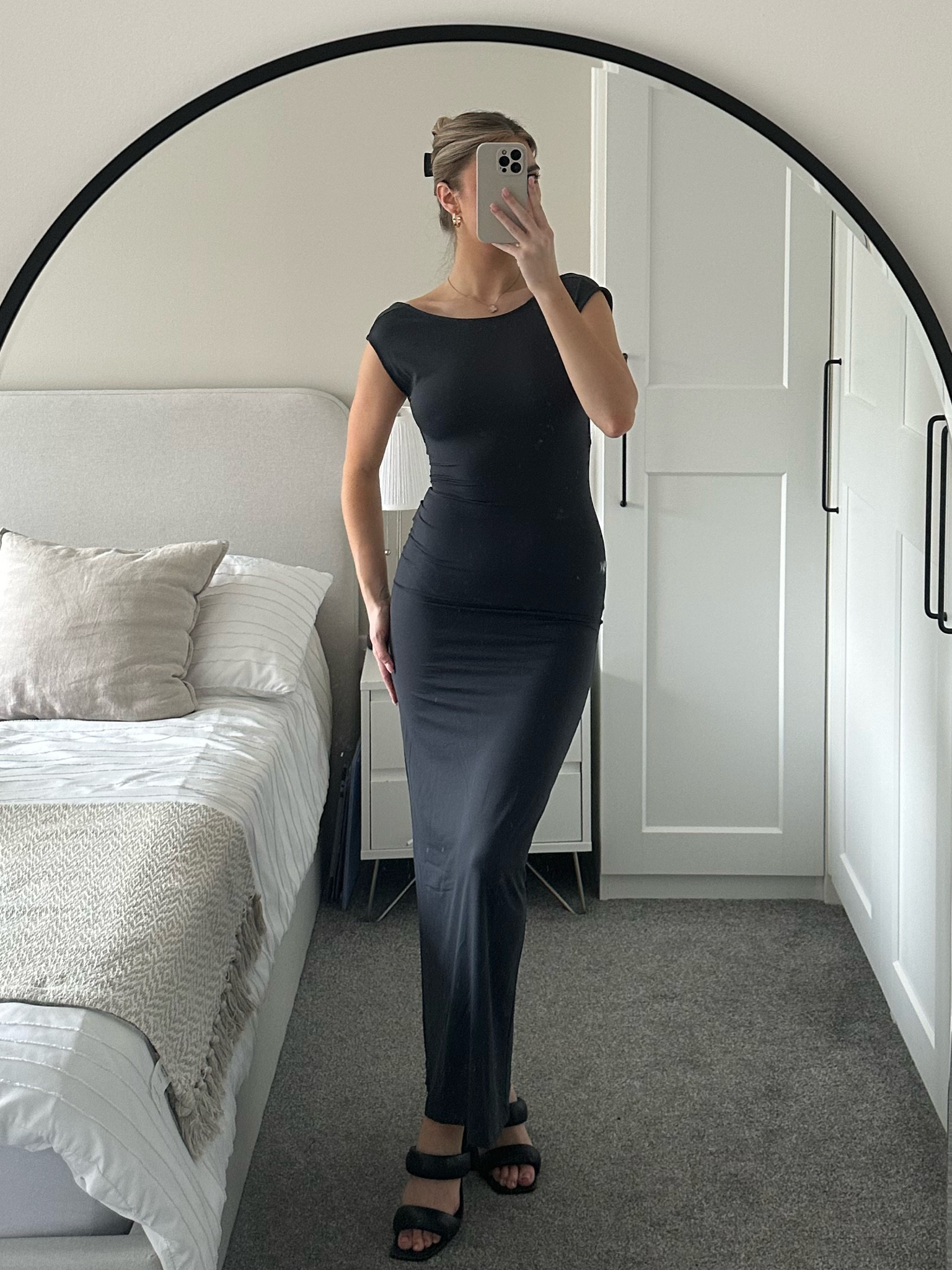 This backless maxi dress🩶