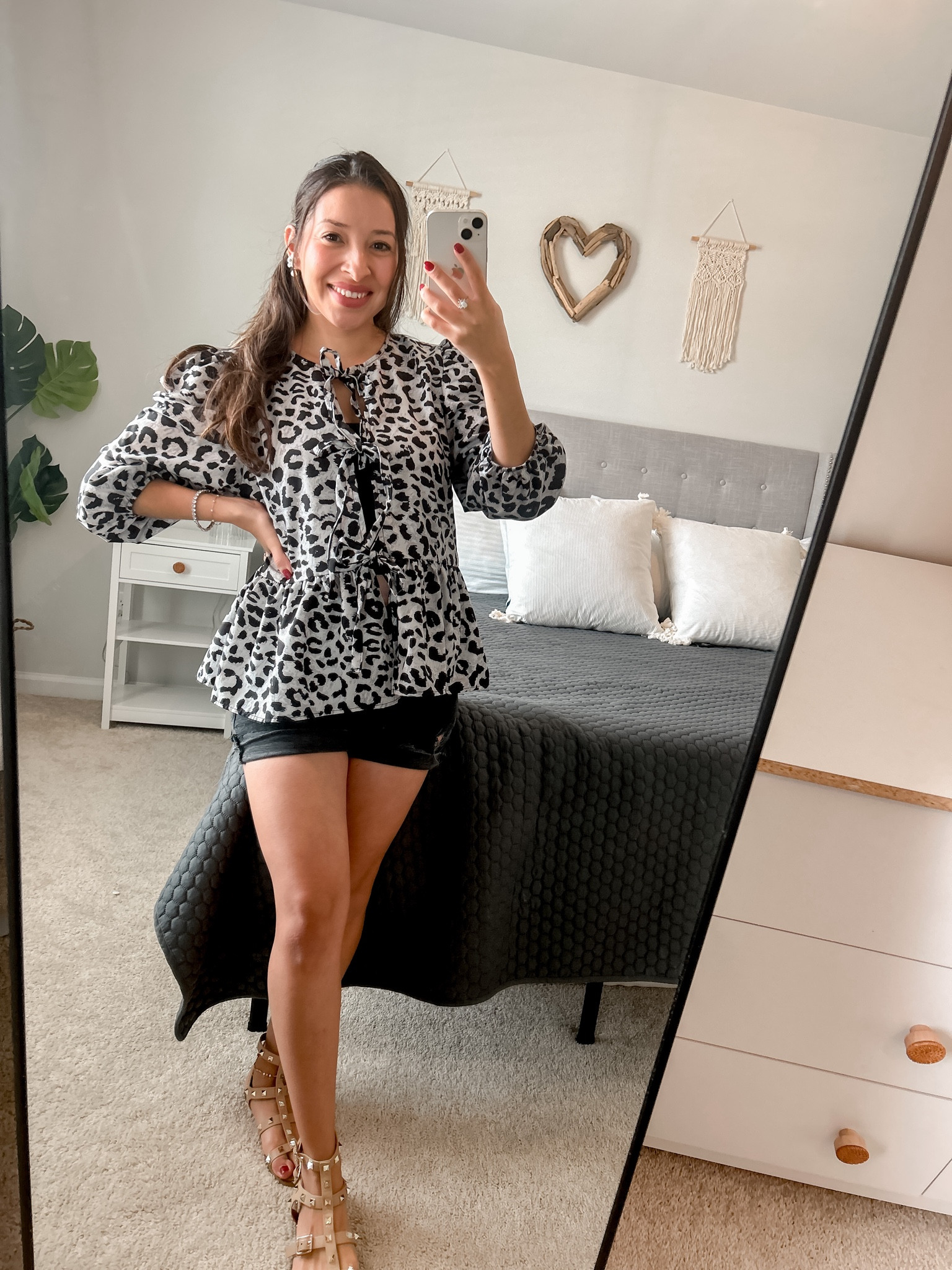 Summer shorts outfit with leopard top!


Front tie shirt
Cute leopard top
Amazon leopard outfit
Outfit of the day
Cute outfits
Tie open babydoll top

#LTKsalealert #LTKstyletip #LTKfindsunder50