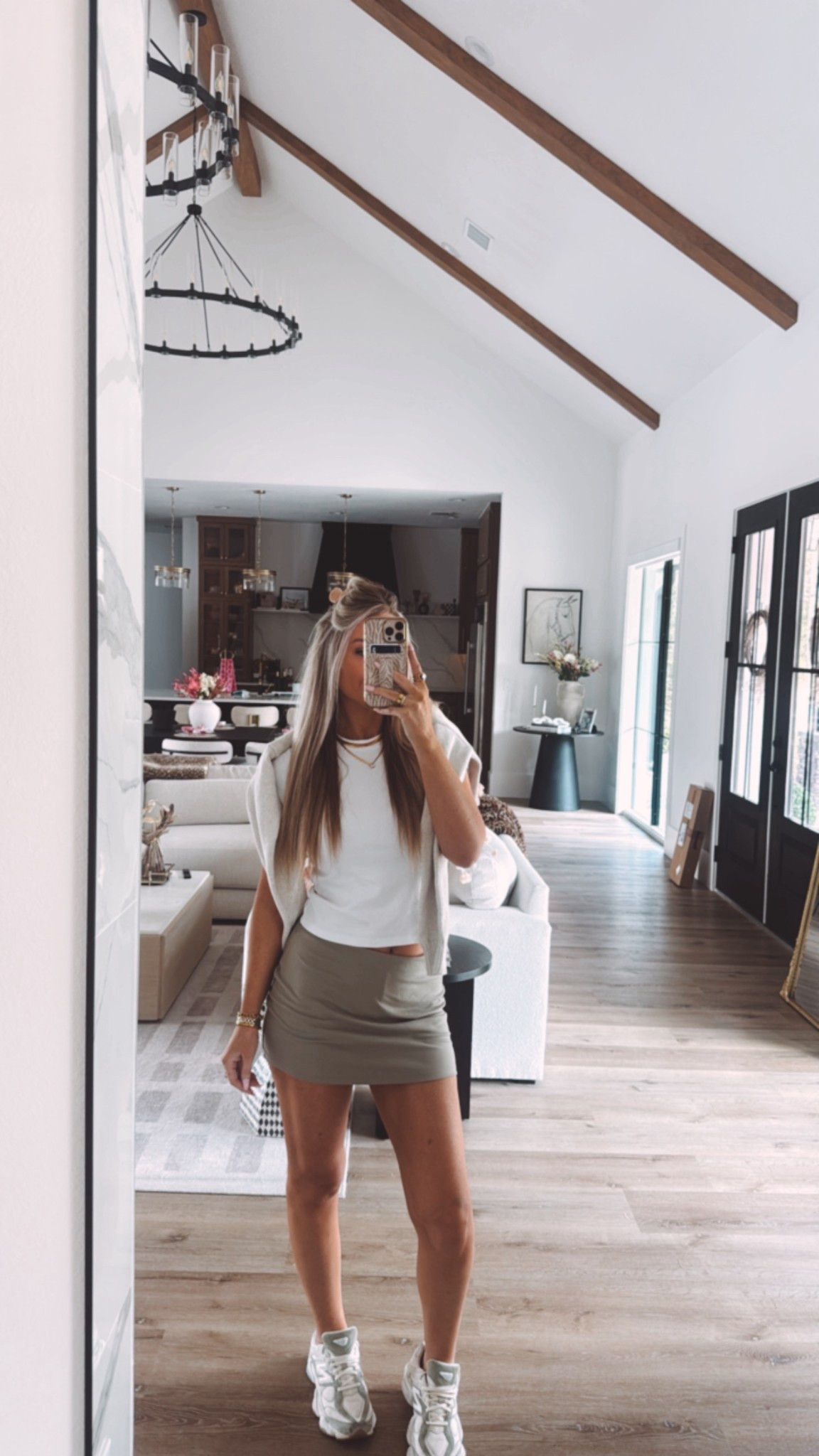 Wheels up outfit ✈️