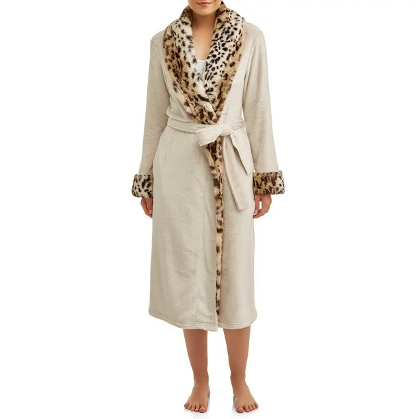 Secret Treasures Women’s and Women’s Plus Superminky Robe | Walmart (US)