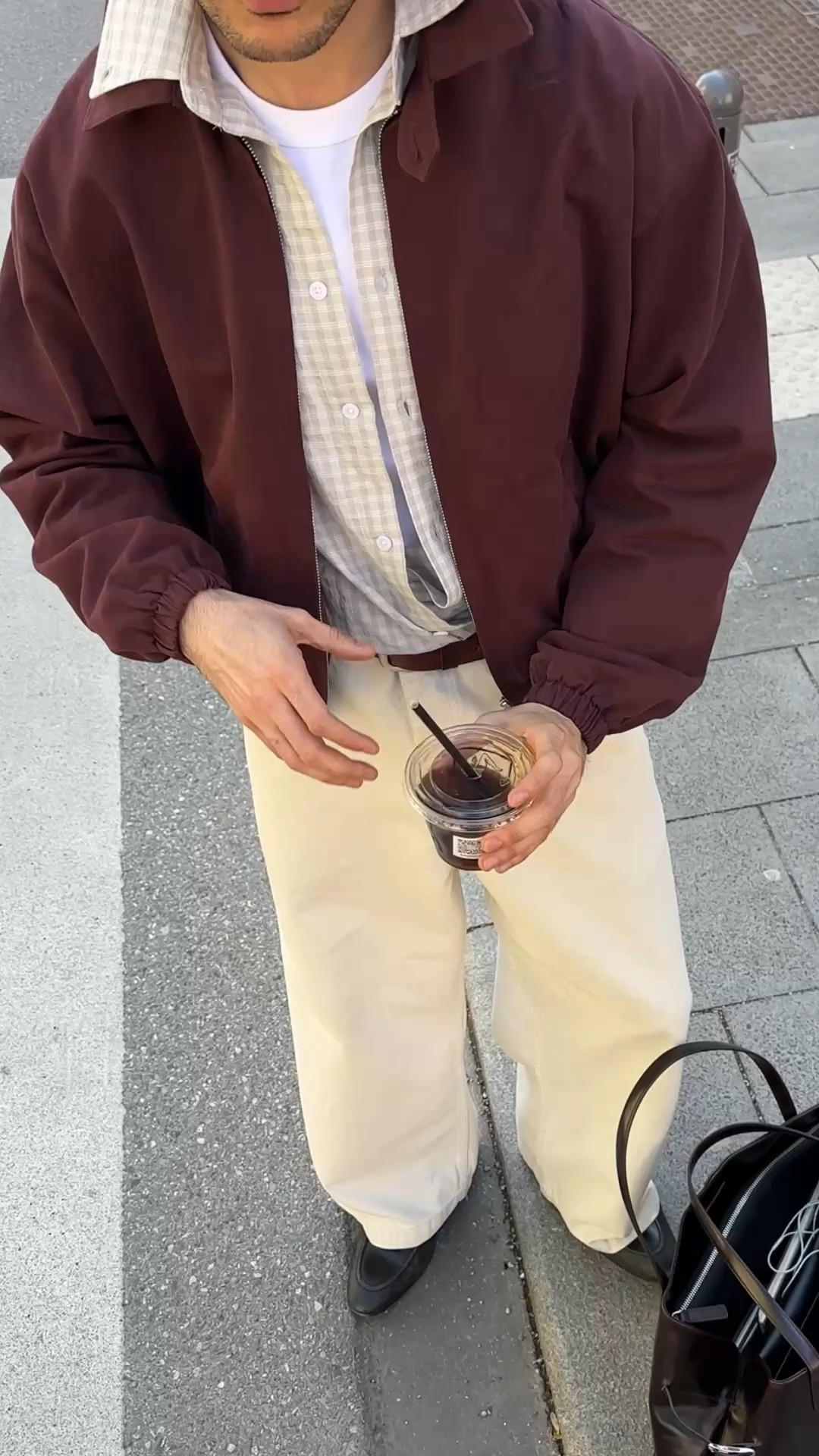 Frühling outfits 2026 | leuchte Jacke | weißes hemd | weißes t shirt | weiße jeans 

#LTKherren #LTKspring #LTKdeutschland