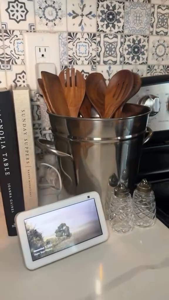 These are truly my favorite wooden utensils for cooking everyday with

✨ SHOP 🔗’s for my home + feed in my bio

✨ FOLLOW @ourcozymodernlife for more home finds + home decor inspo

✨ LIKE & SHARE

| home | home decor | home inspo | cozy home | styling | thrift finds | vintage modern home | home style | decor inspo | thrifted decor | collected home | interior design | decor | apartment inspo |

#kitchenfinds #homefinds #kitchen #woodenutensils #home