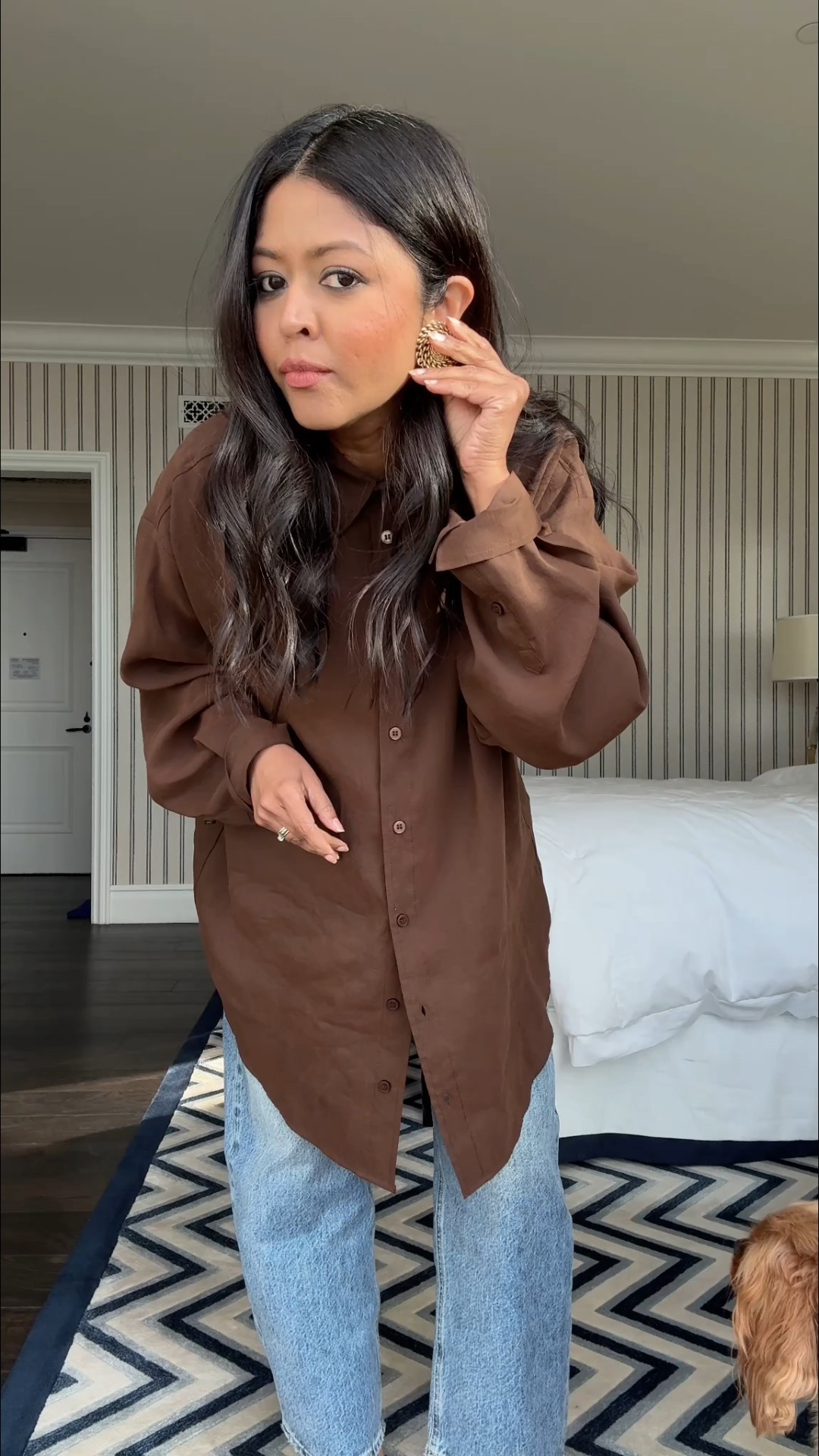 Love these petite barrel jeans! Wearing size 27P in shade spectacle // brown shirt in size small. 
￼@Zara @Pistola Denim 