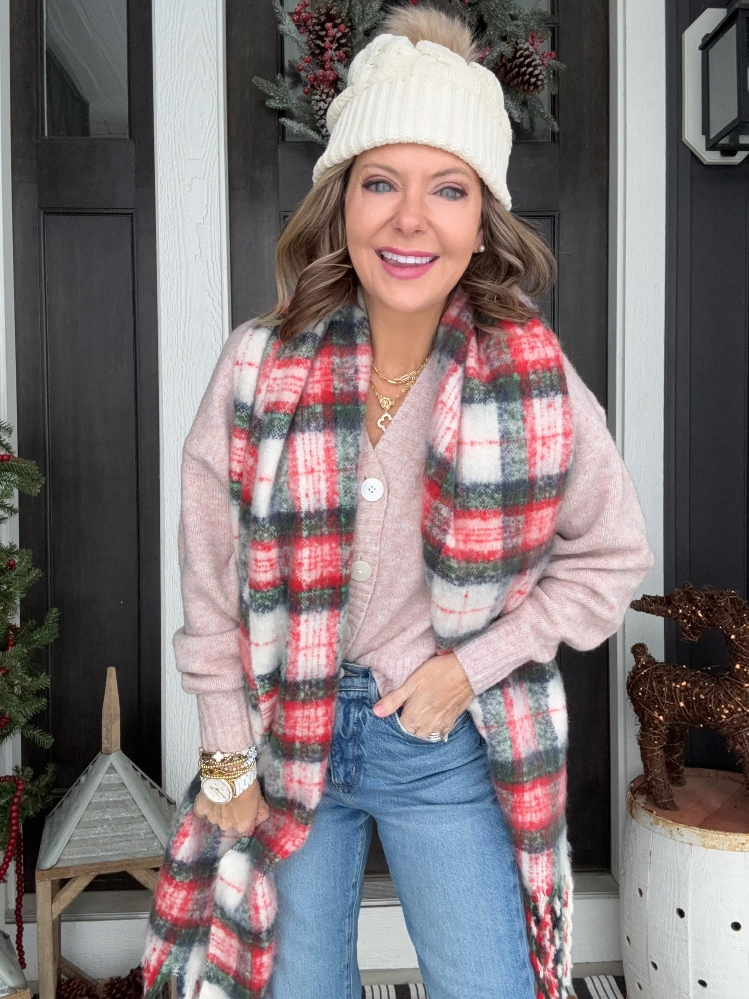 I love mixing pink in with holiday colors! My pretty, lightweight cardigan is 40% OFF! This scarf is soo good too! I get so many compliments on it! Under $17! 

#LTKdayinmylife #LTKSeasonal #LTKHoliday