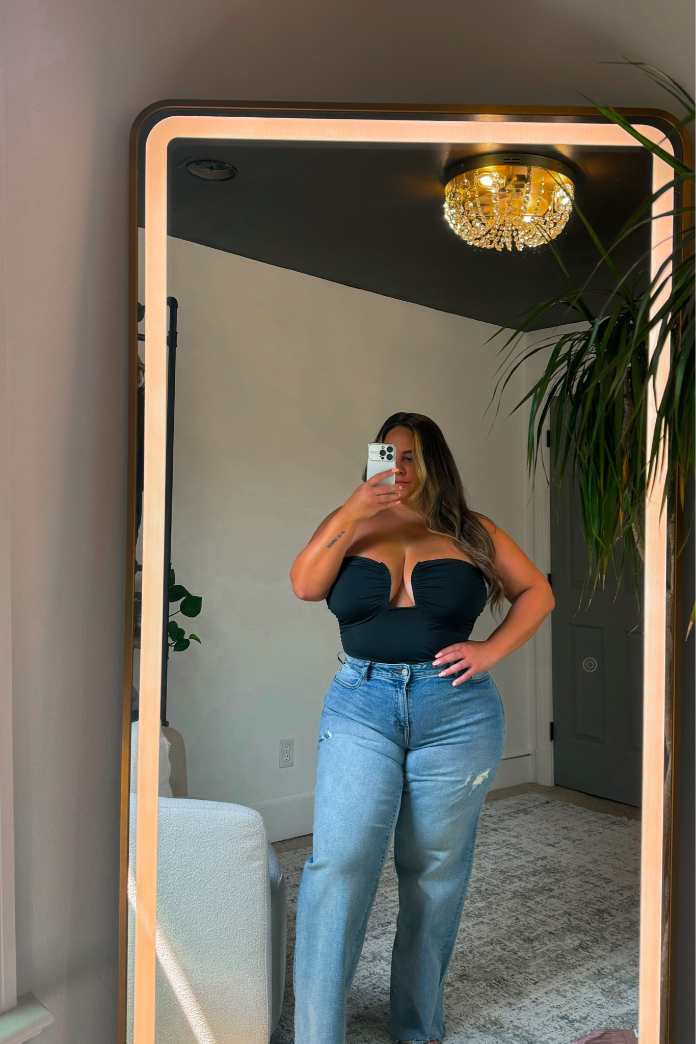 USE CODE AUG25 FOR 25% OFF! 

SIZING REFERENCE: 5’2” / typically 12-16 / 38J bust 

Bodysuit: XL
Jeans: 31 (fit tight, more of a 14) 

#size14 #size16 #datenight #girlsnightout #ltkcurves #bodysuit 

#LTKMidsize #LTKxVICI #LTKStyleTip
