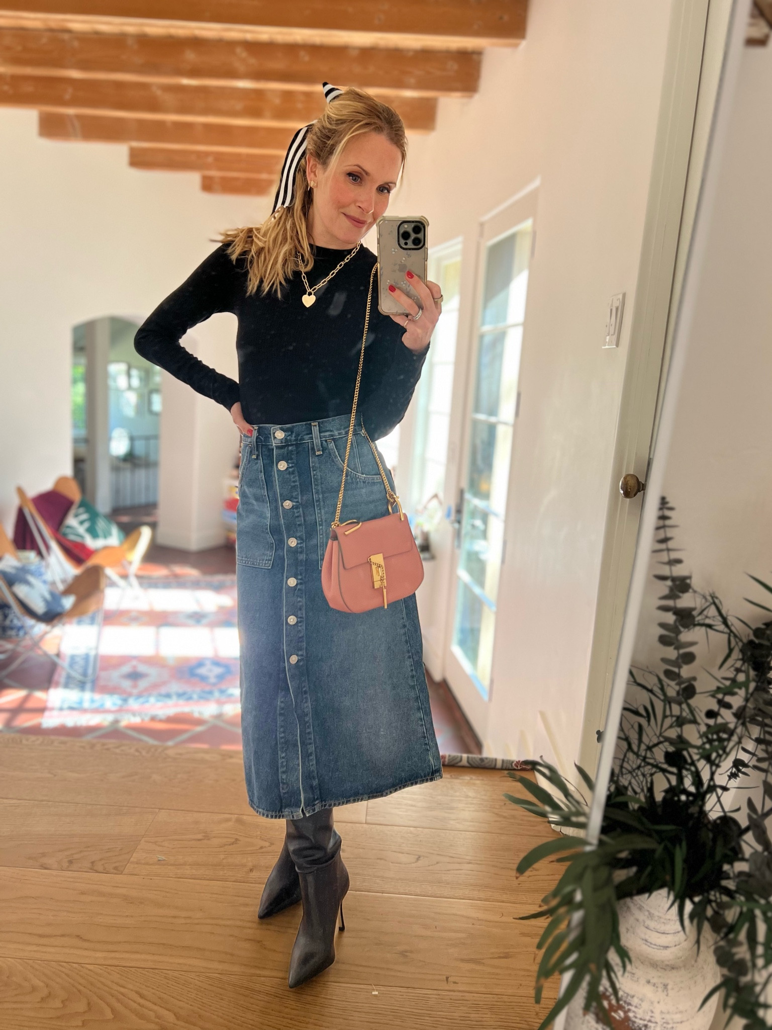 Work lunch fit
I like mixing casual with some nicer elements so it doesn’t look like you’re trying too hard, you don’t feel over dressed and you can go grab a kid and even cook dinner later

#LTKstyletip #LTKshoecrush #LTKitbag