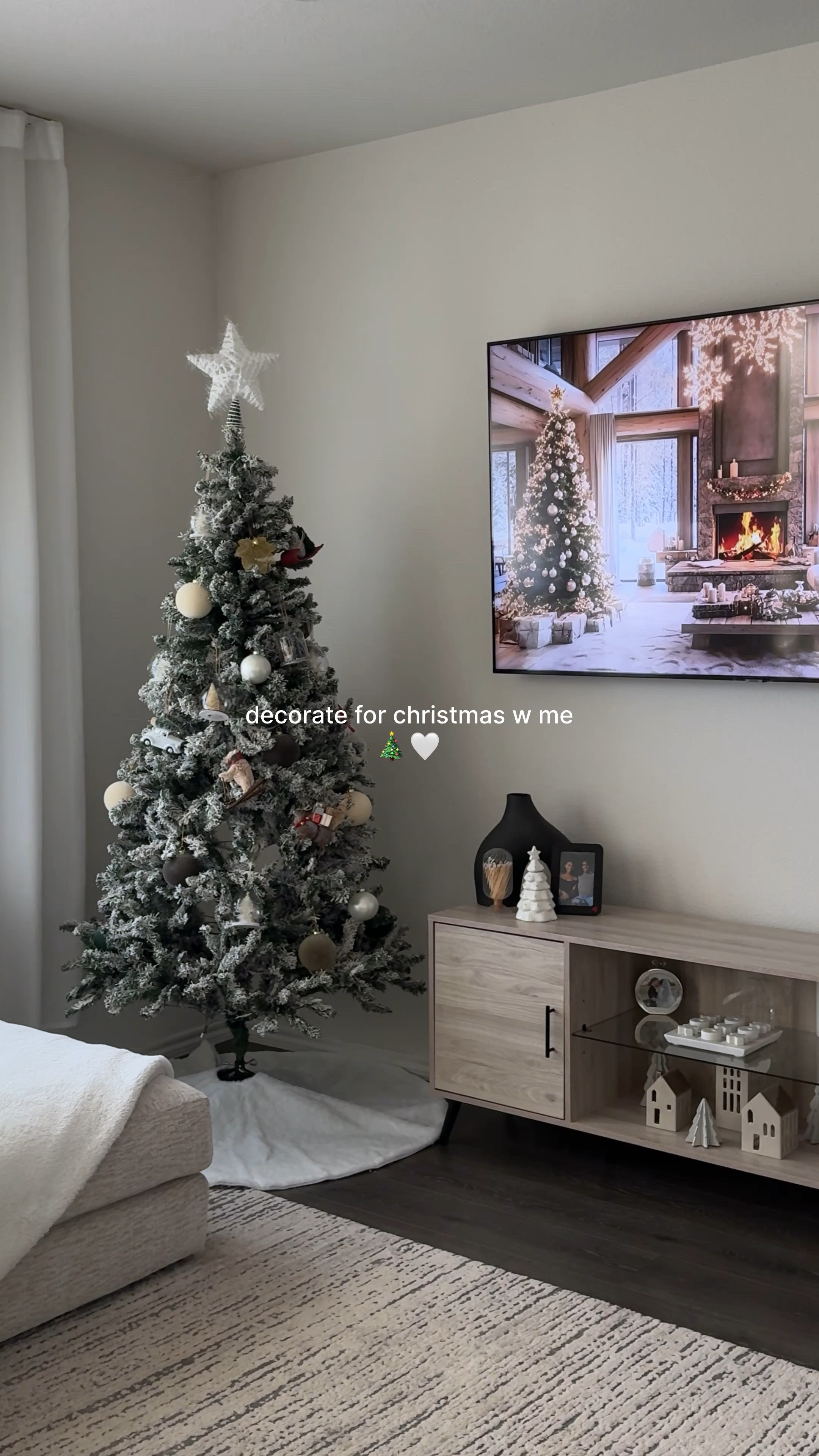 christmas decor🎄🤍

#LTKHoliday #LTKSeasonal #LTKHome