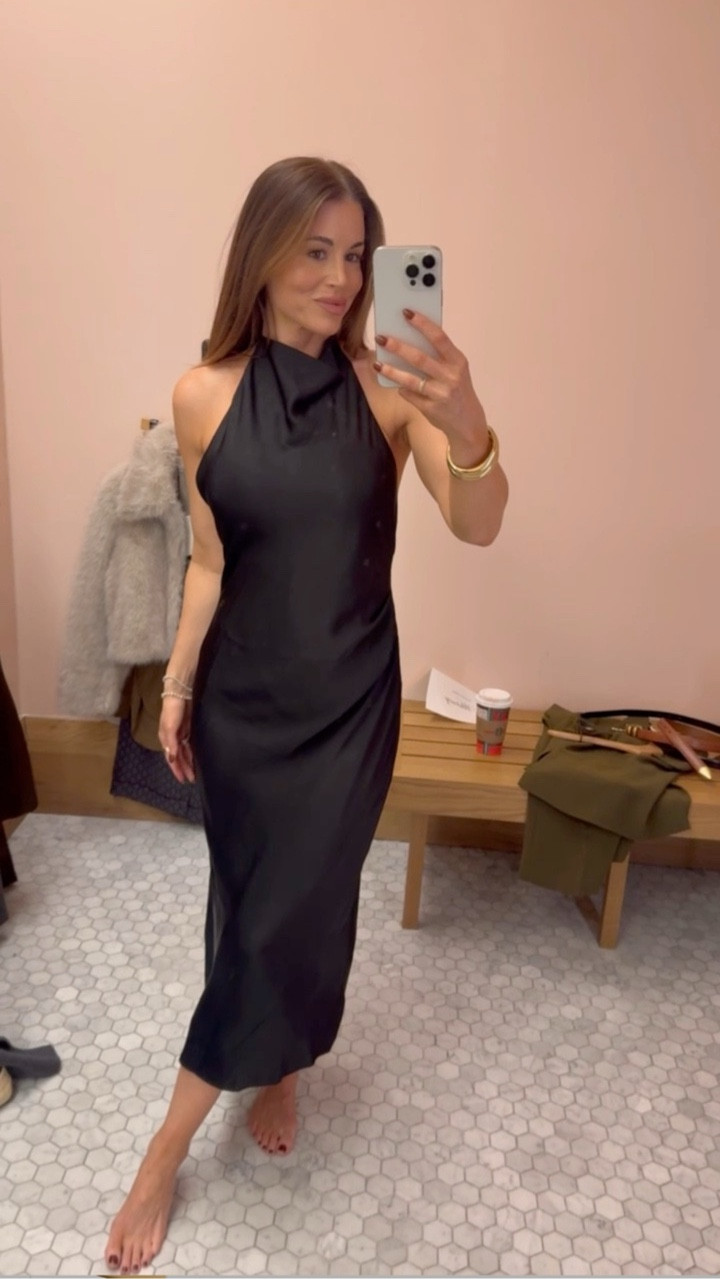 I found your next best holiday party dress! How beautiful is this satin black halter dress from Aritzia? So comfortable and flattering! 

Aritzia dress
Satin dresses
Holiday dresses
Party dresses
Christmas party dress

#LTKootd #LTKSeasonal #LTKHoliday