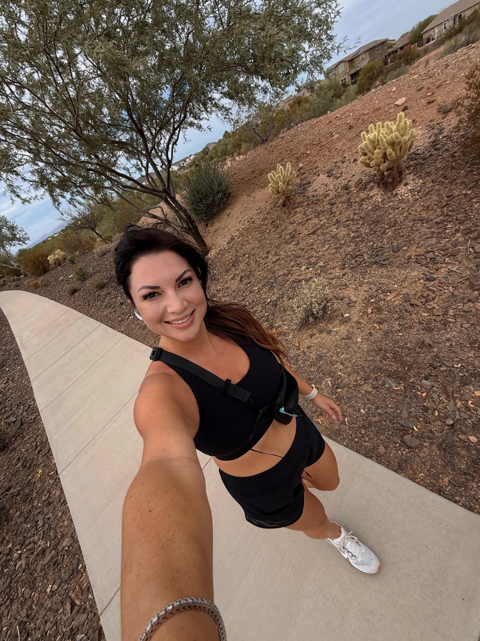 Running is way more fun with the right gear 🖤 My go-to favorites that keep me comfy, supported, and motivated every mile! 

#LTKfit #LTKactive #LTKrunning