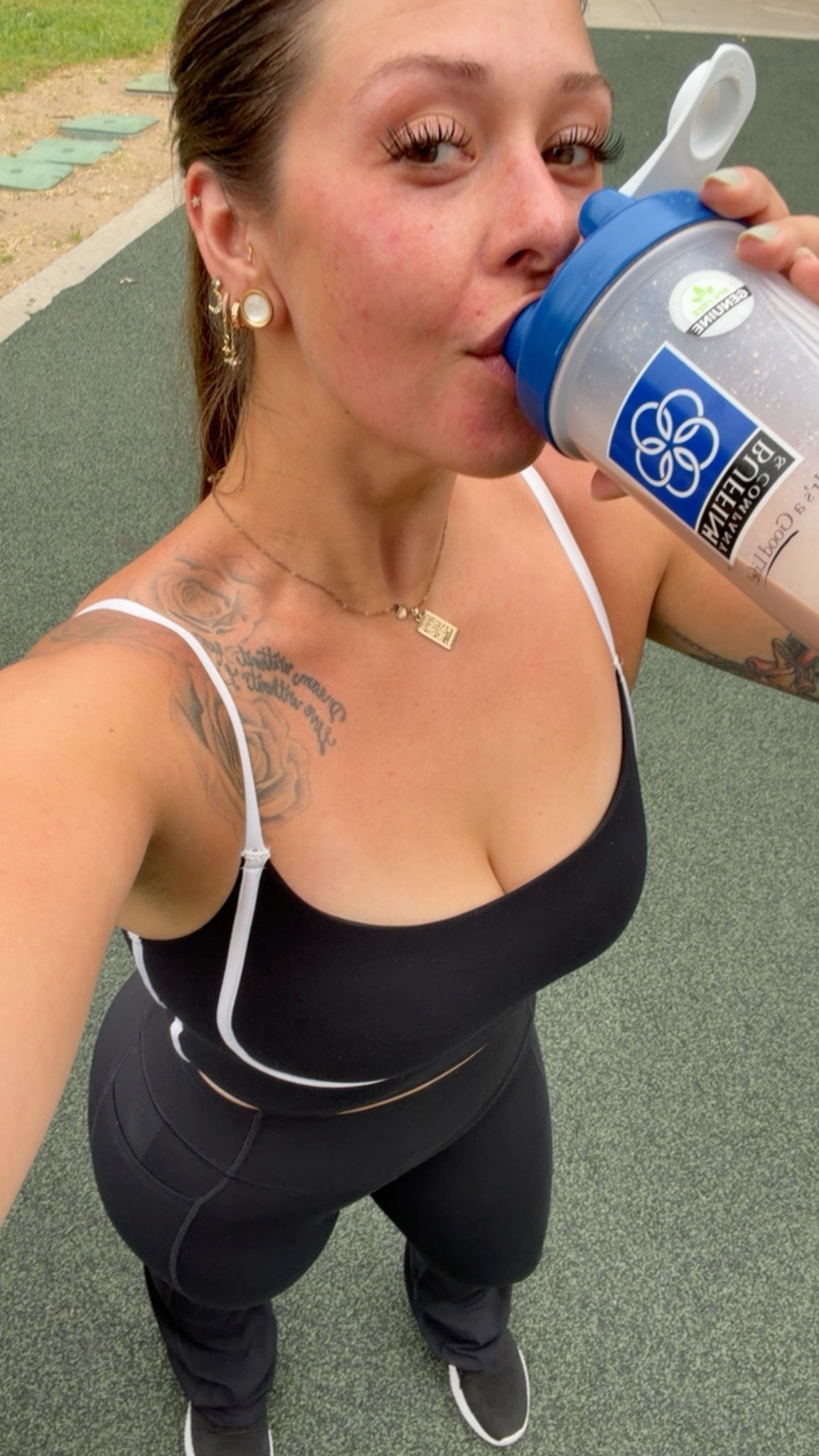 ACTIVEWEAR TOP
glowmode 

#LTKActive #LTKfitnessgoals #LTKootd