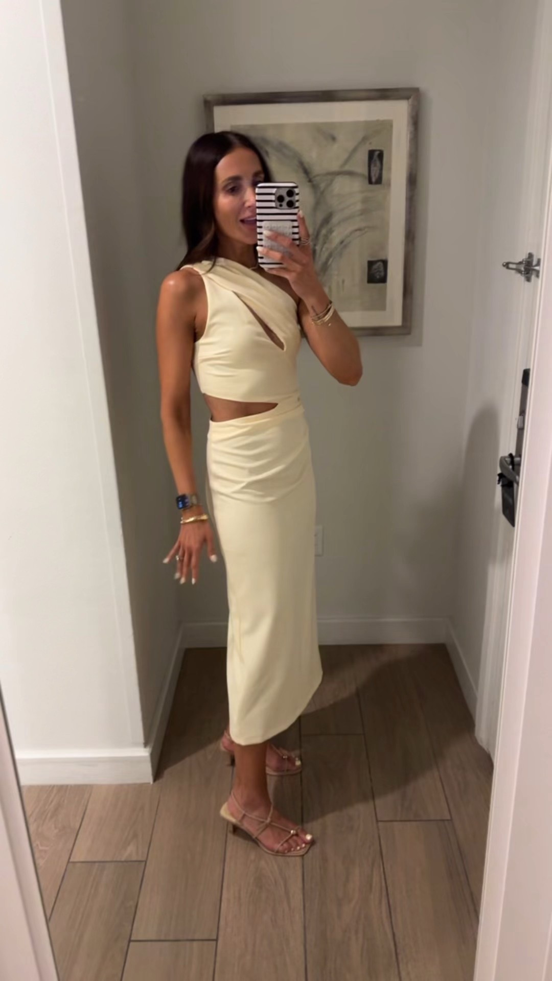 Butter yellow dress - this one is only $69 . Size up I’m in Small

#LTKFindsUnder100 #LTKOver40 #LTKItBag