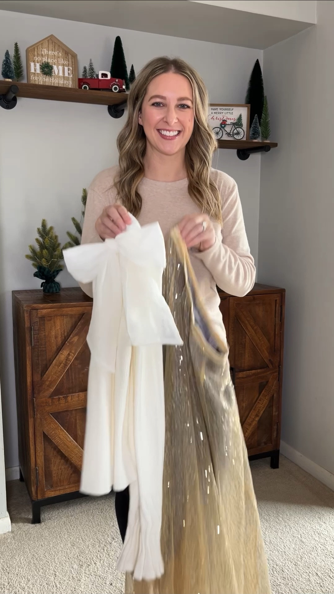 Holiday outfits // Christmas party // holiday party // sequin outfit // NYE outfit // Christmas outfit // holiday outfit 