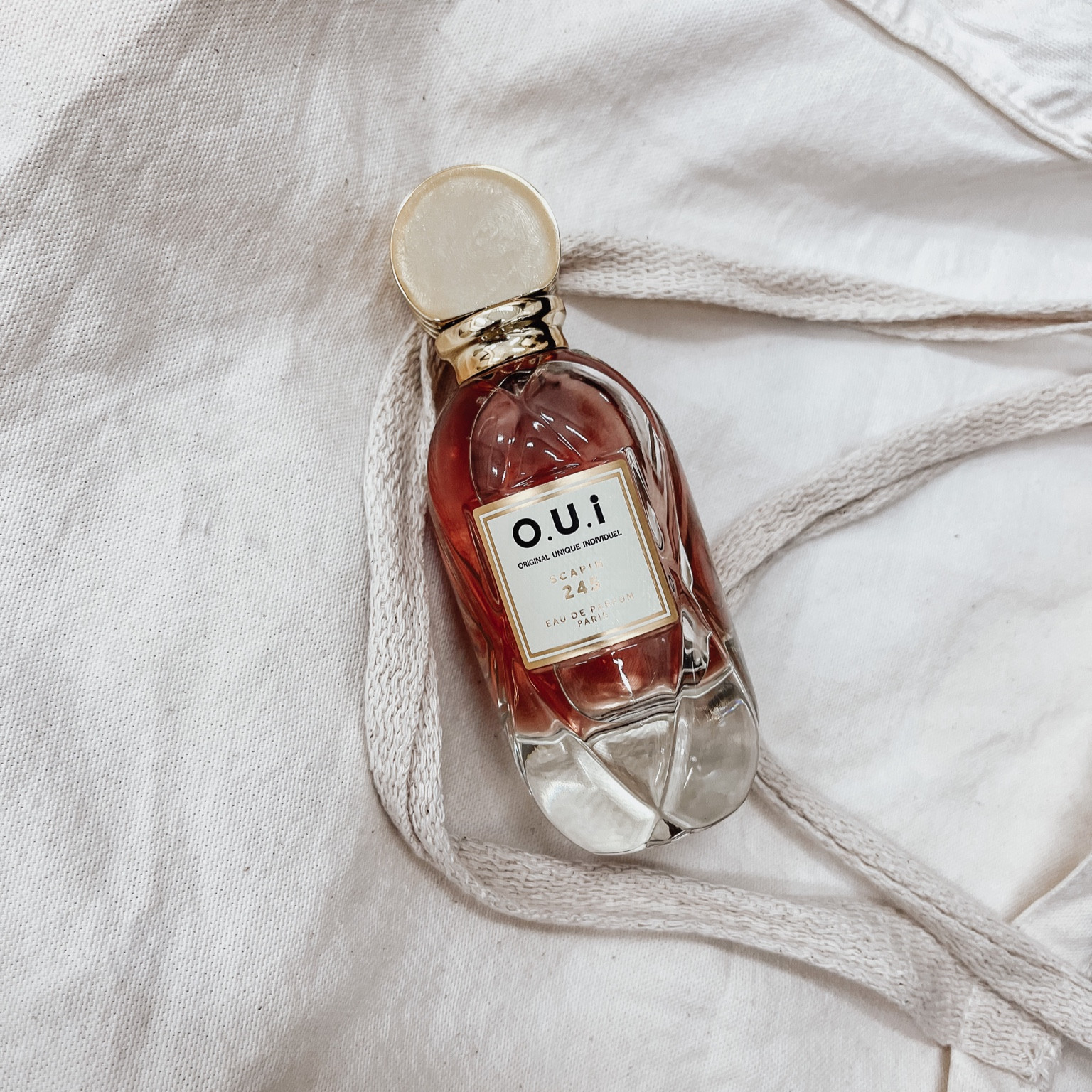 Scapin 245 de O.U.i é um eau de parfum feminino oriental, versão refil. Uma fragrância opulente e vivaz, como uma pausa para caminhar e dar deliciosas risadas em um fim de tarde de outono à margem do Sena.

#MesDasMaesLtk