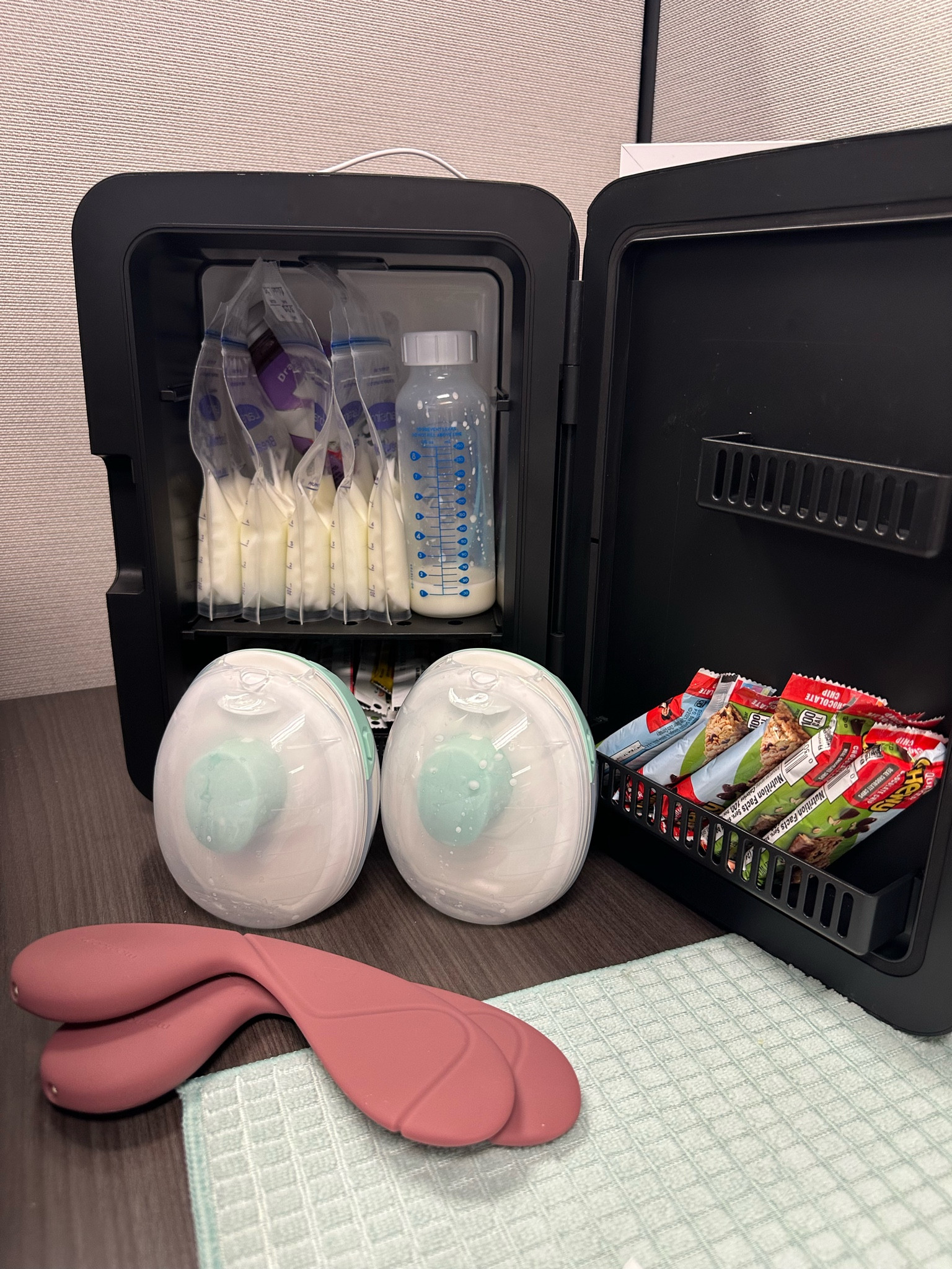 Pumping setup at work 🤍🍼