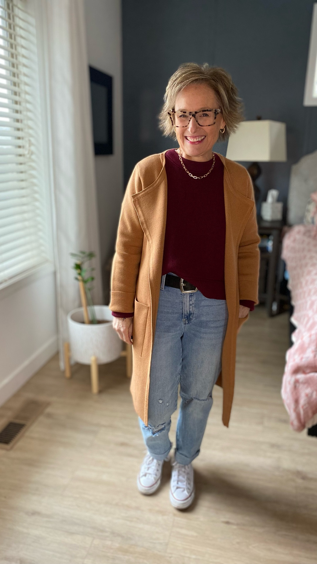 Perfectly cropped sweater topped off with a nice thick knit coat 

#LTKHoliday #LTKgrwm #LTKSeasonal