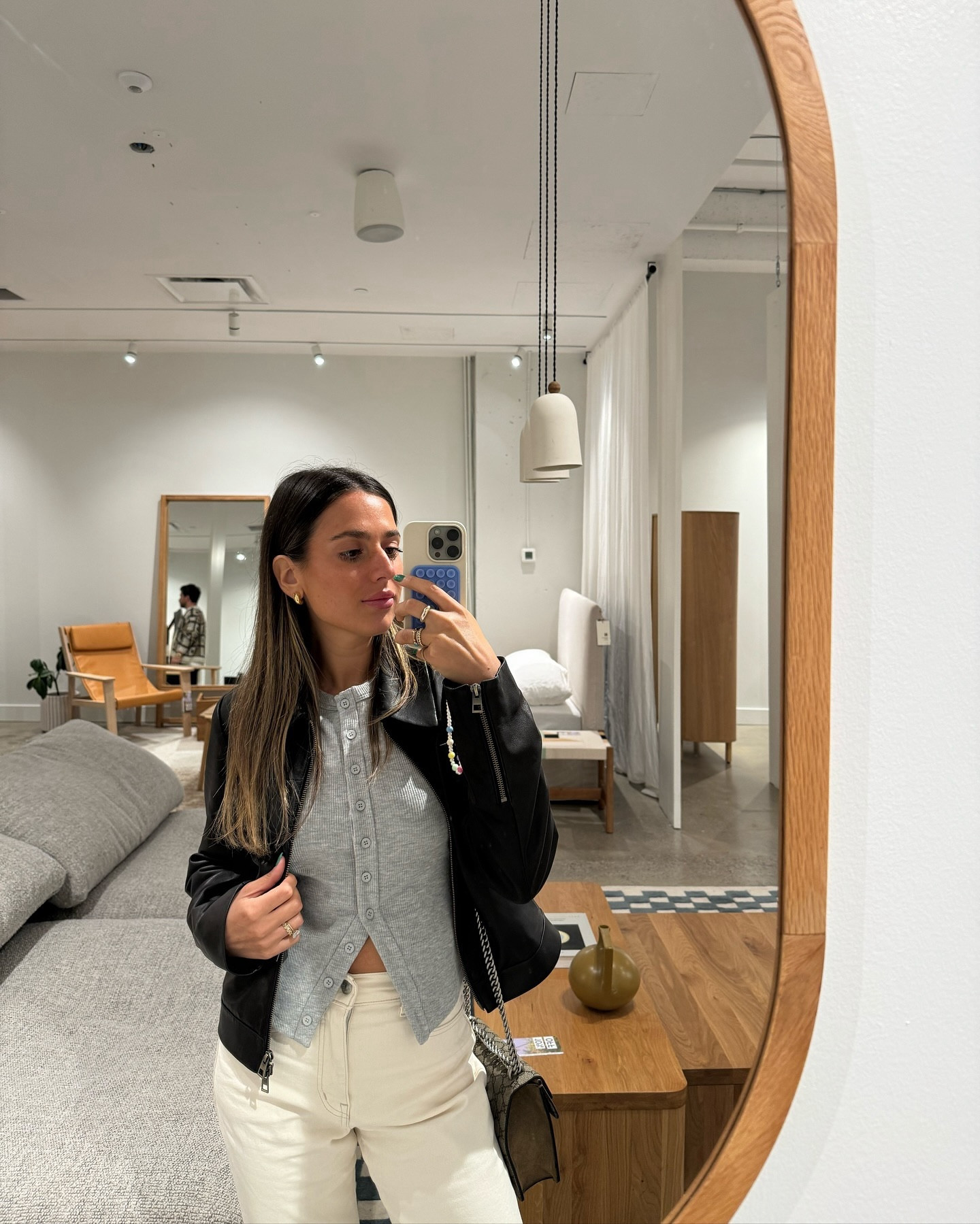 weekend dates 🫶🏽

*outfit 🔗 on @shop.ltk in my bio*

#weekenddate #date #dateday #weekend #weekendvibes #weekendgetaway #weekendbrunch #weekendaesthetic #pintrest #pintrestinspired #toronto #torontodate